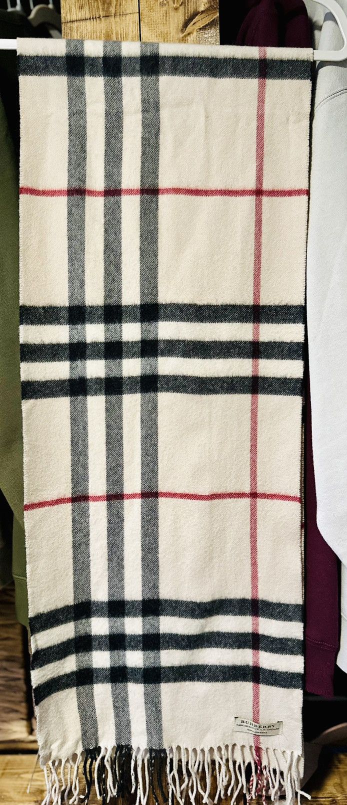 Burberry Authentic Burberry Check Cashmere Scarf Size ONE SIZE - 4 Thumbnail