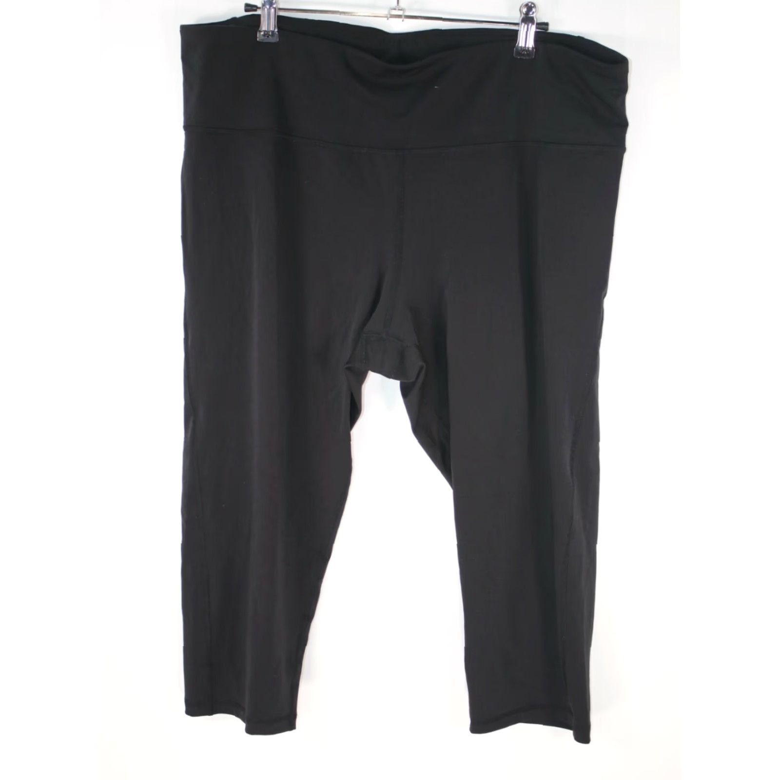 Essentials Essentials Slimming Cropped Yoga Pants Womens 2XL Black Activewear Slim Fit 38 in Waist 19 in Inseam Size 40" / US 18 - 2 Thumbnail