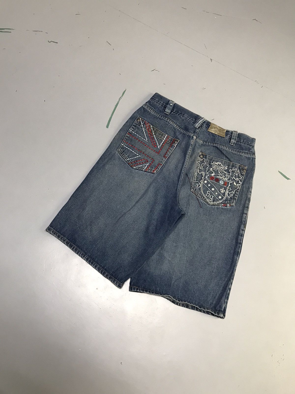 Coogi Vintage coogi embroidered denim jort Size US 36 / EU 52 - 10 Thumbnail