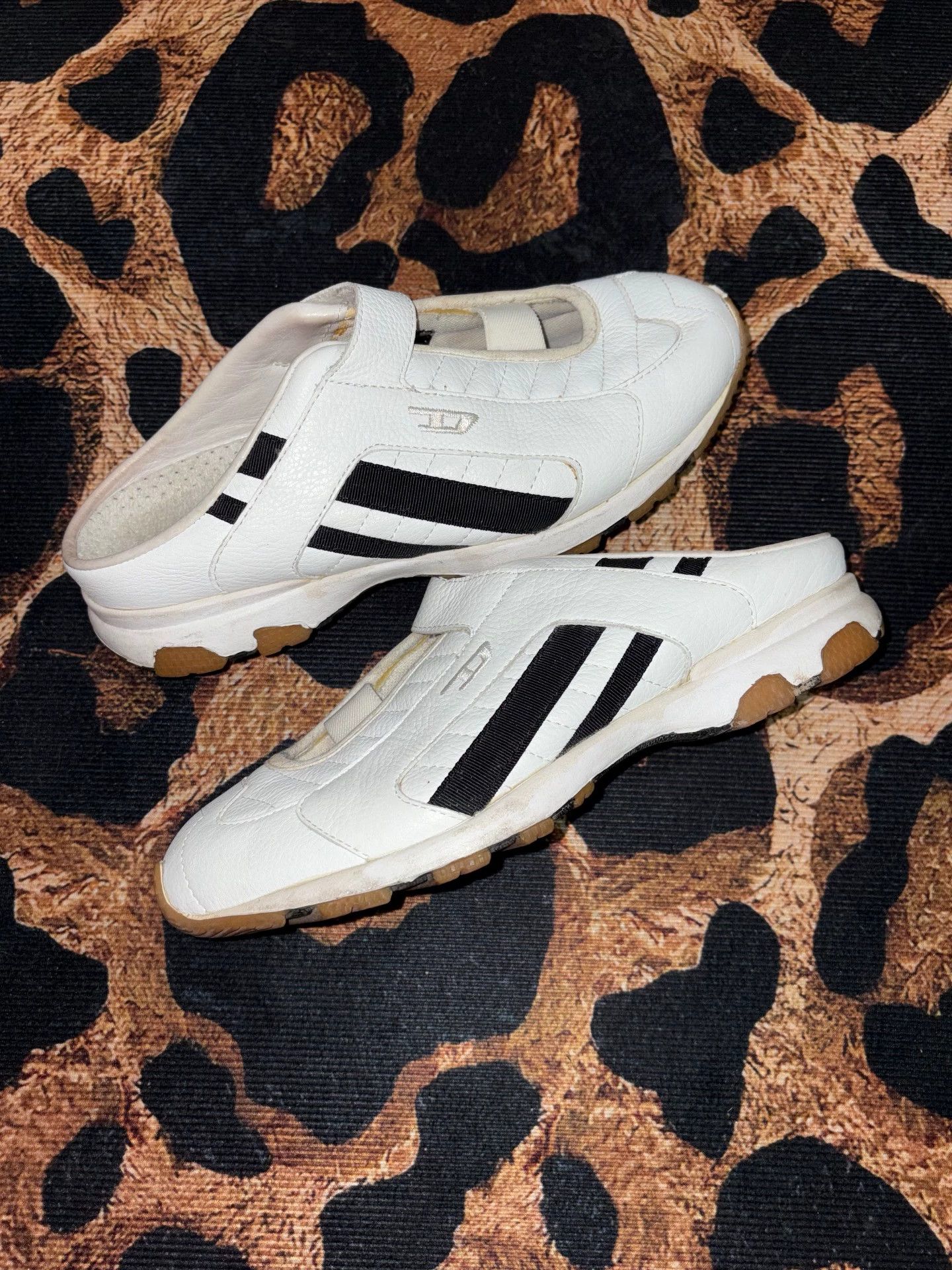 Diesel Diesel Vintage Rare Retro Cutout Leather Slip-On Sneaker Size US 6.5 / IT 36.5 - 1 Thumbnail
