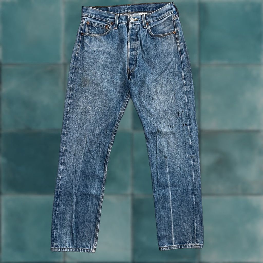 Levi's VINTAGE Levi's 501 90s Straight Leg Jeans Light Wash 33x34 Mens Size US 33 - 1 Thumbnail