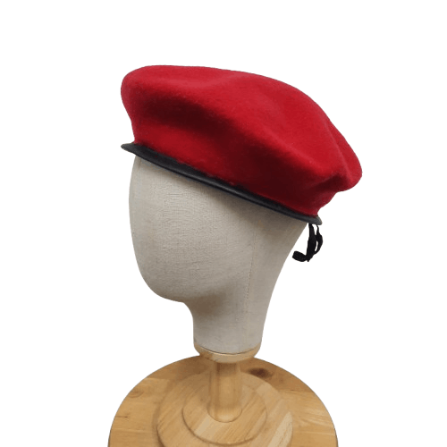 Vintage ♣️ Vintage military army style red wool beret hat Size ONE SIZE - 1 Thumbnail