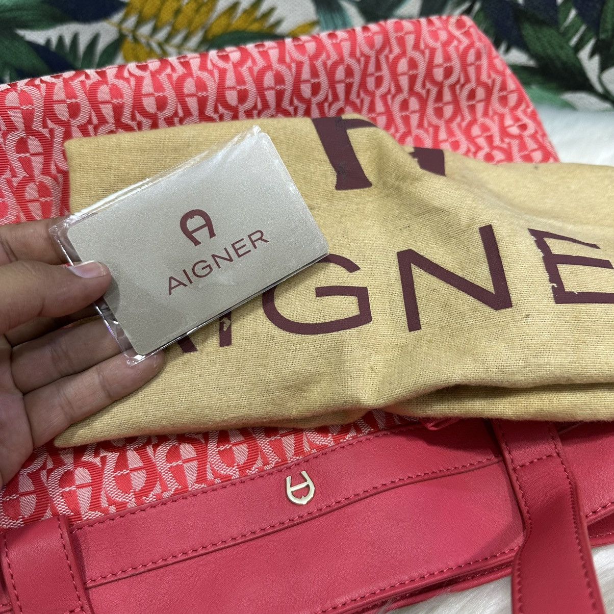 Aigner Authentic AIGNER Monogram Handbag Size ONE SIZE - 19 Thumbnail