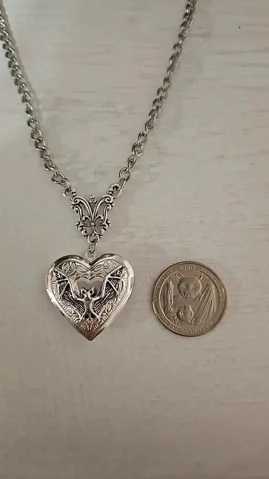 Jewelry Heart Locket With Vampire Bat Pendant Necklace Size ONE SIZE - 3 Thumbnail