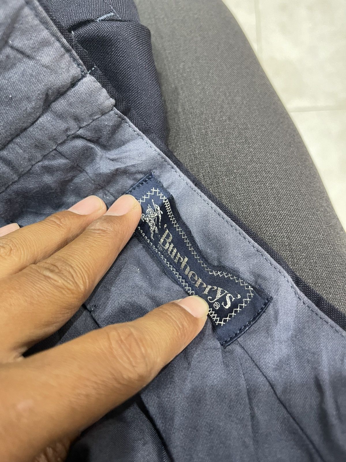 Burberry Vintage Burberrys Pleated Wool Trousers Size US 37 - 3 Thumbnail
