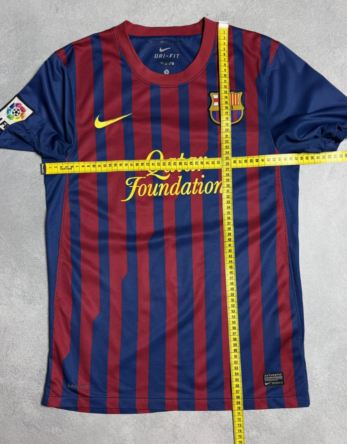 Nike Barcelona 2011 2012 Home Football Shirt Soccer Jersey Nike Size US S / EU 44-46 / 1 - 17 Thumbnail