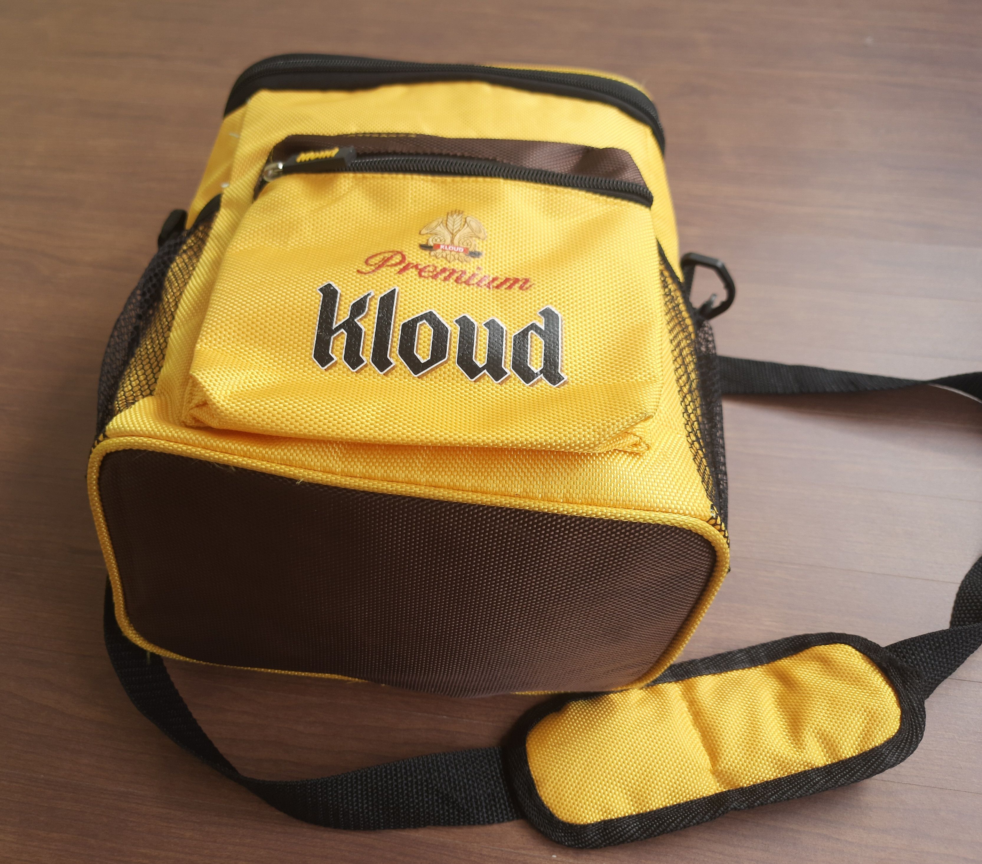 Japanese Brand Y2K Kloud Premium Souvenir Japan Sling Bags Size ONE SIZE - 7 Thumbnail