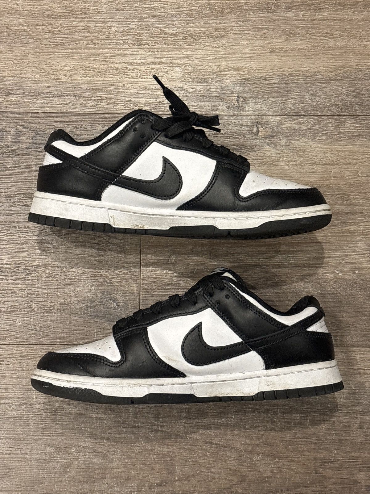 Jordan Brand × Nike Panda Dunk Size US 7 / EU 40 - 2 Thumbnail