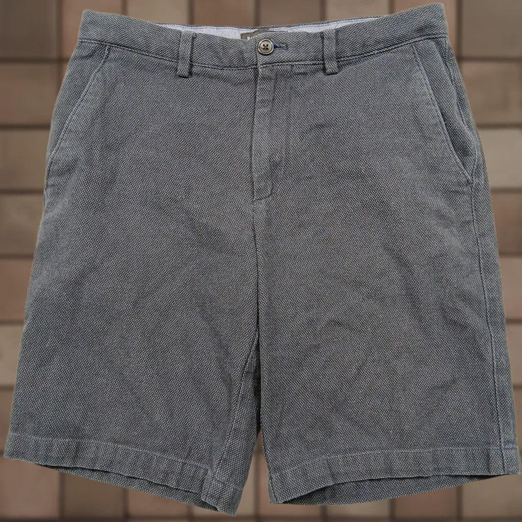 Banana Republic Banana Republic Men's Gray Emerson Chino Flat Front Short Size 30 Size US 30 / EU 46 - 1 Thumbnail