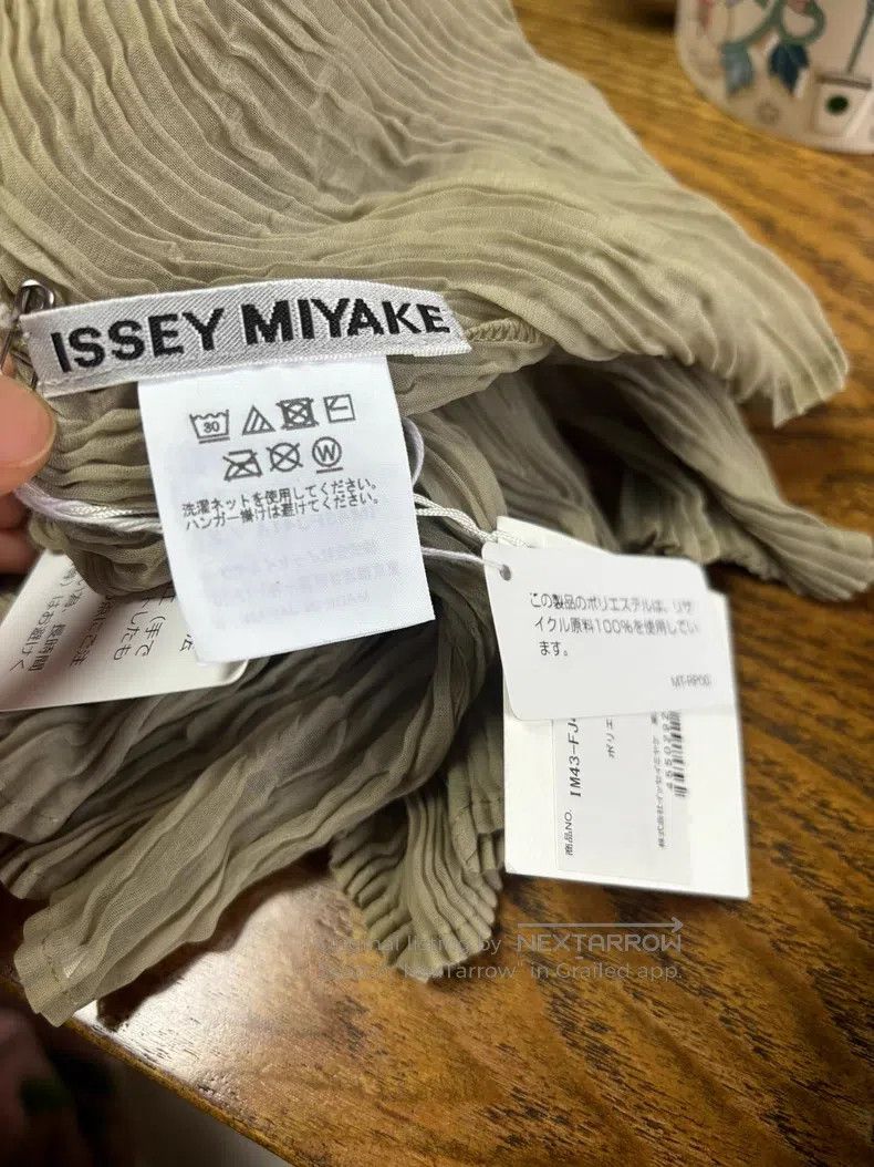 Issey Miyake Issey Miyake Turtleneck Pleated Sheer Long Sleeve Size M / US 6-8 / IT 42-44 - 2 Thumbnail