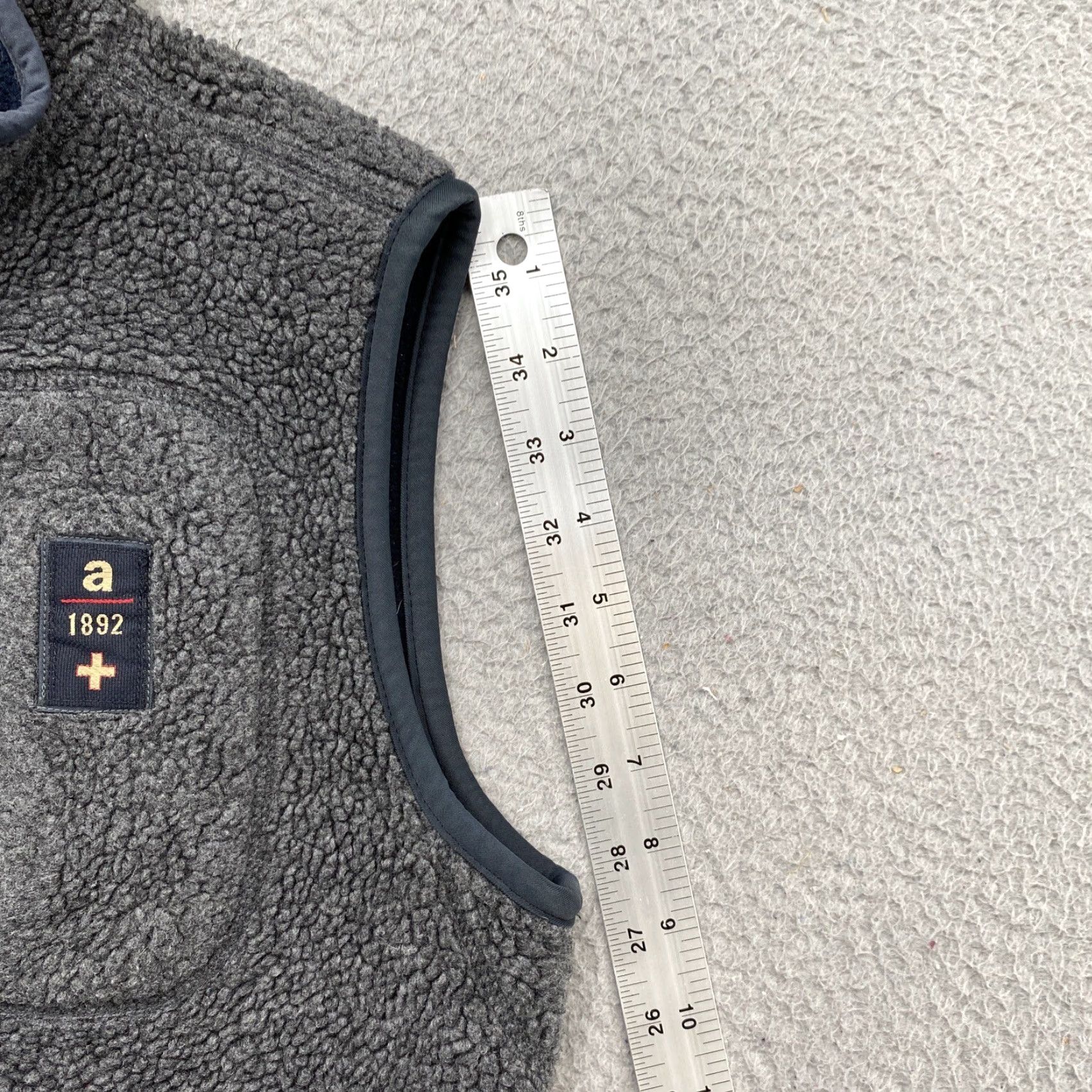 Abercrombie & Fitch Y2K Abercrombie & Fitch Gray Sherpa Full Zip Vest Women’s M Size M / US 6-8 / IT 42-44 - 5 Thumbnail