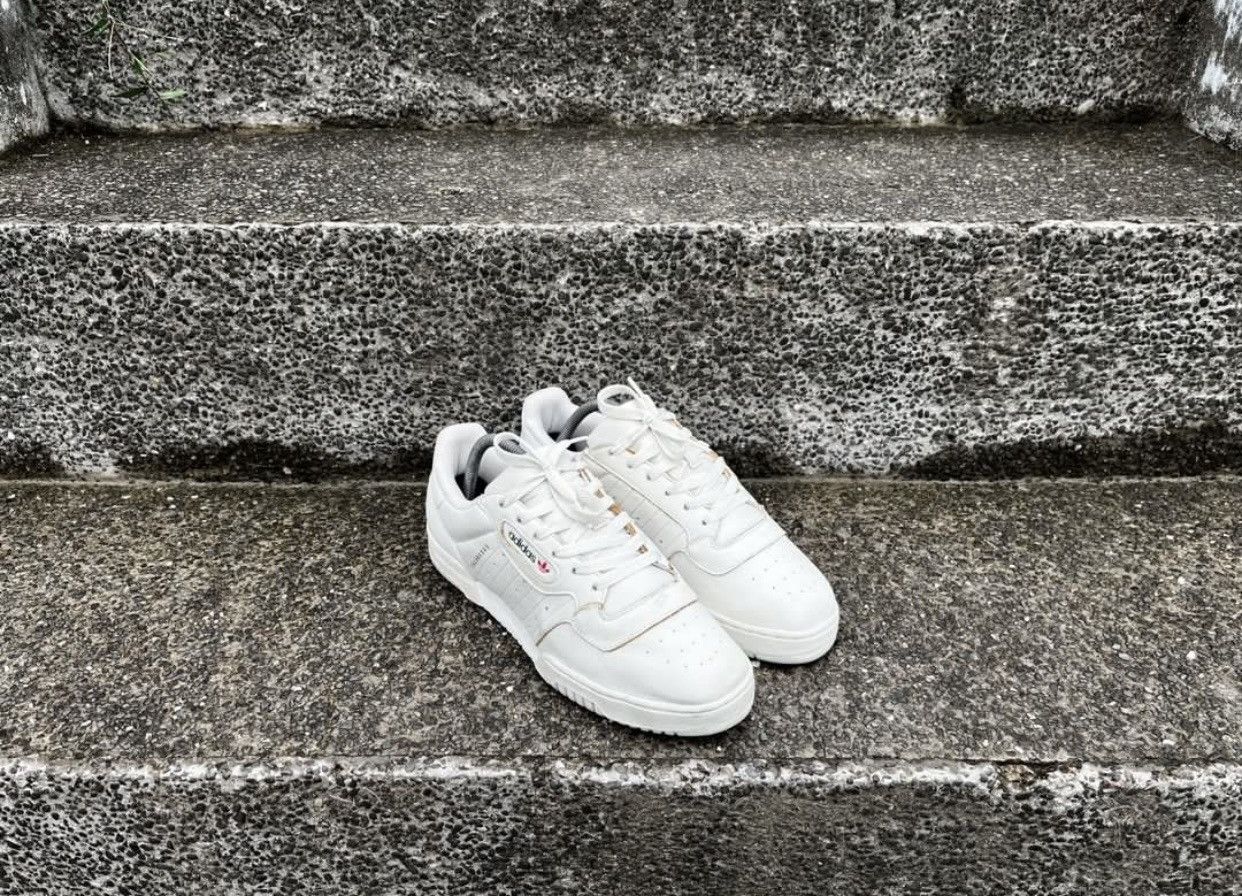Kanye West Yeezy Powerphase calabasas OG cream Size US 9.5 / EU 42-43 - 3 Thumbnail