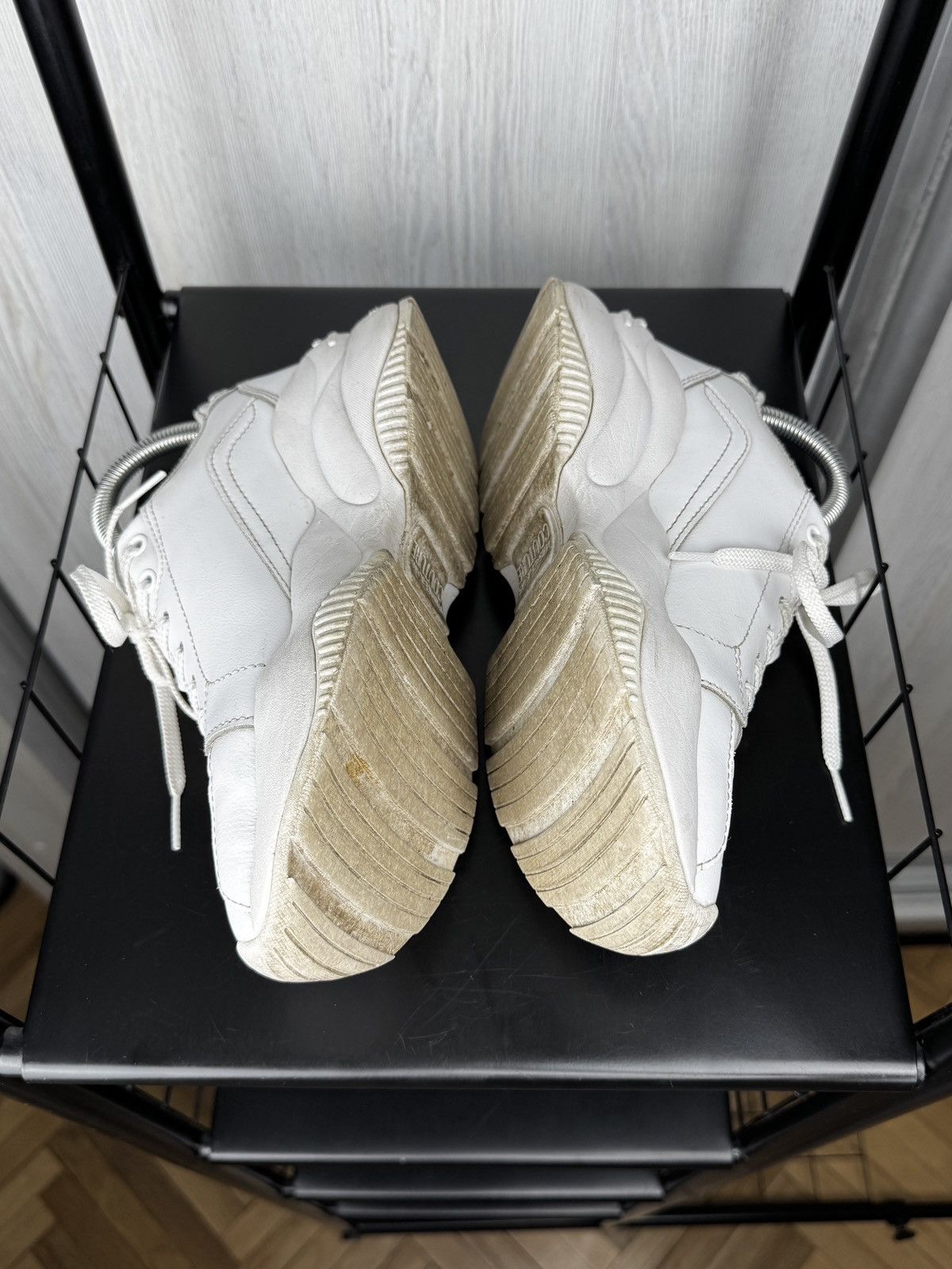 Versace Jeans Couture Versace Jeans Couture white big logo low top sneakers 37 Size US 7 / IT 37 - 12 Thumbnail