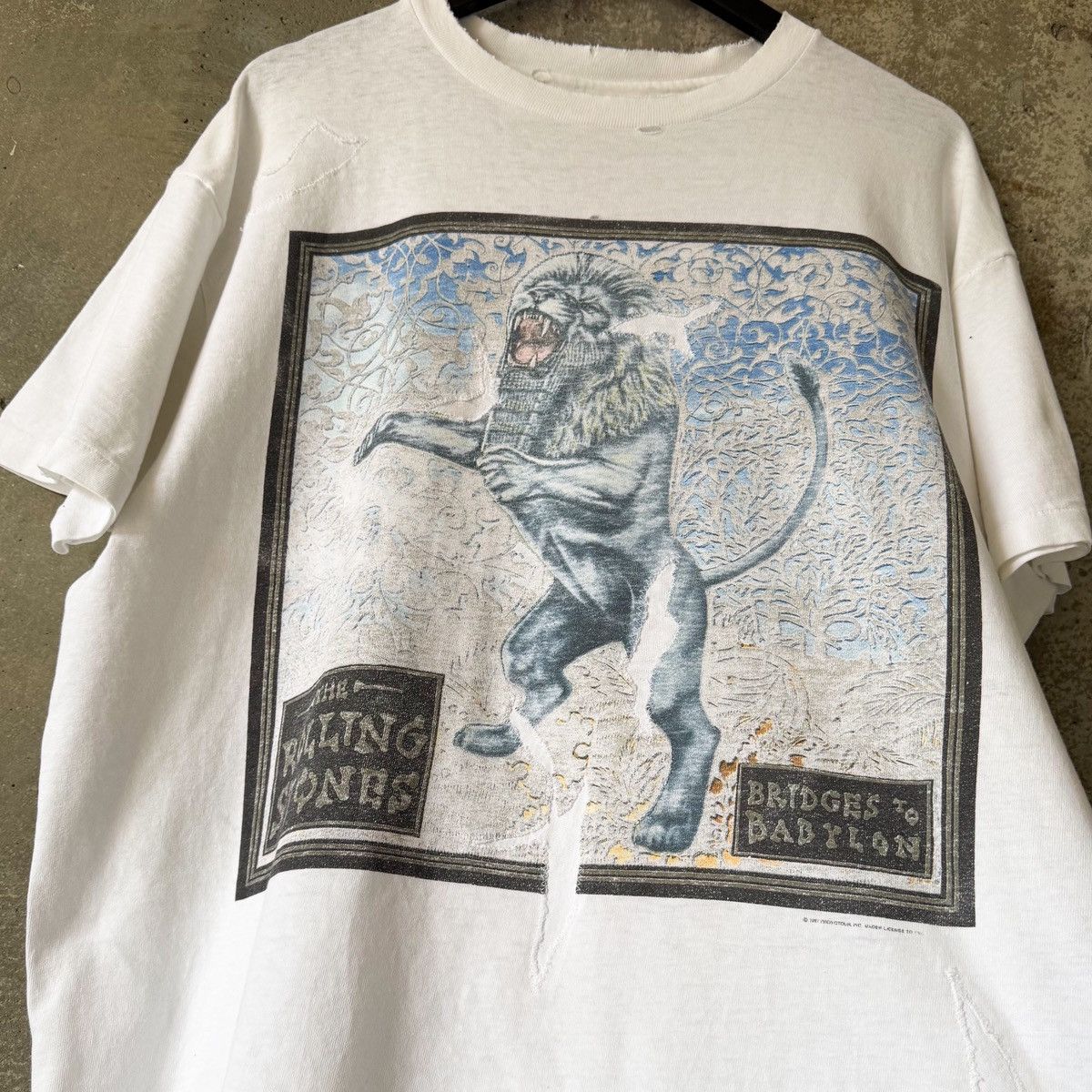 The Rolling Stones THRASHED 90s Vintage The Rolling Stones Babylon Tour T-Shirt Size US XL / EU 56 / 4 - 6 Thumbnail