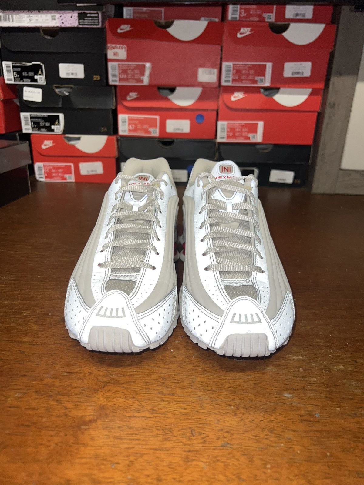 Nike Nike Shox R4 X Neymar JR Platinum Tint size 9 Size US 9 / EU 42 - 4 Thumbnail