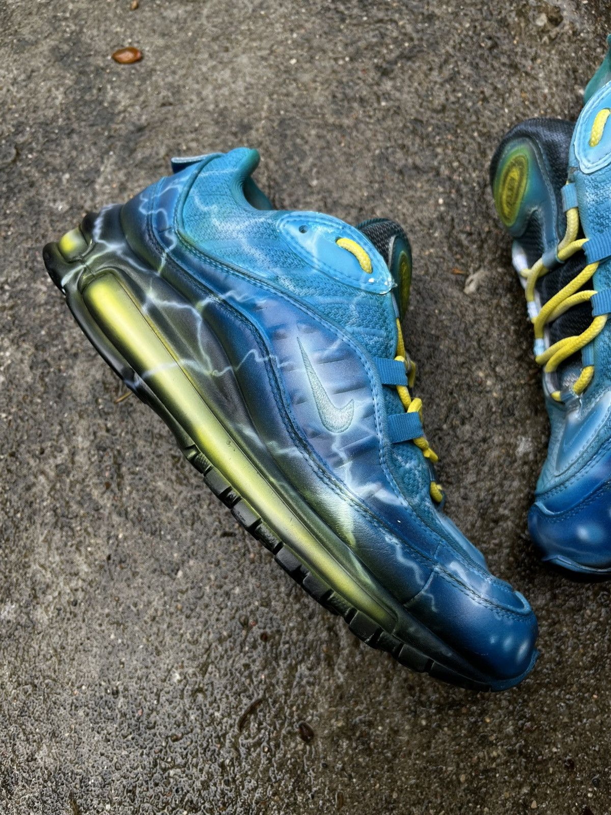 Nike × Vintage Vintage Nike Air Max 98 Custom Lightning Size US 8 / EU 41 - 2 Thumbnail
