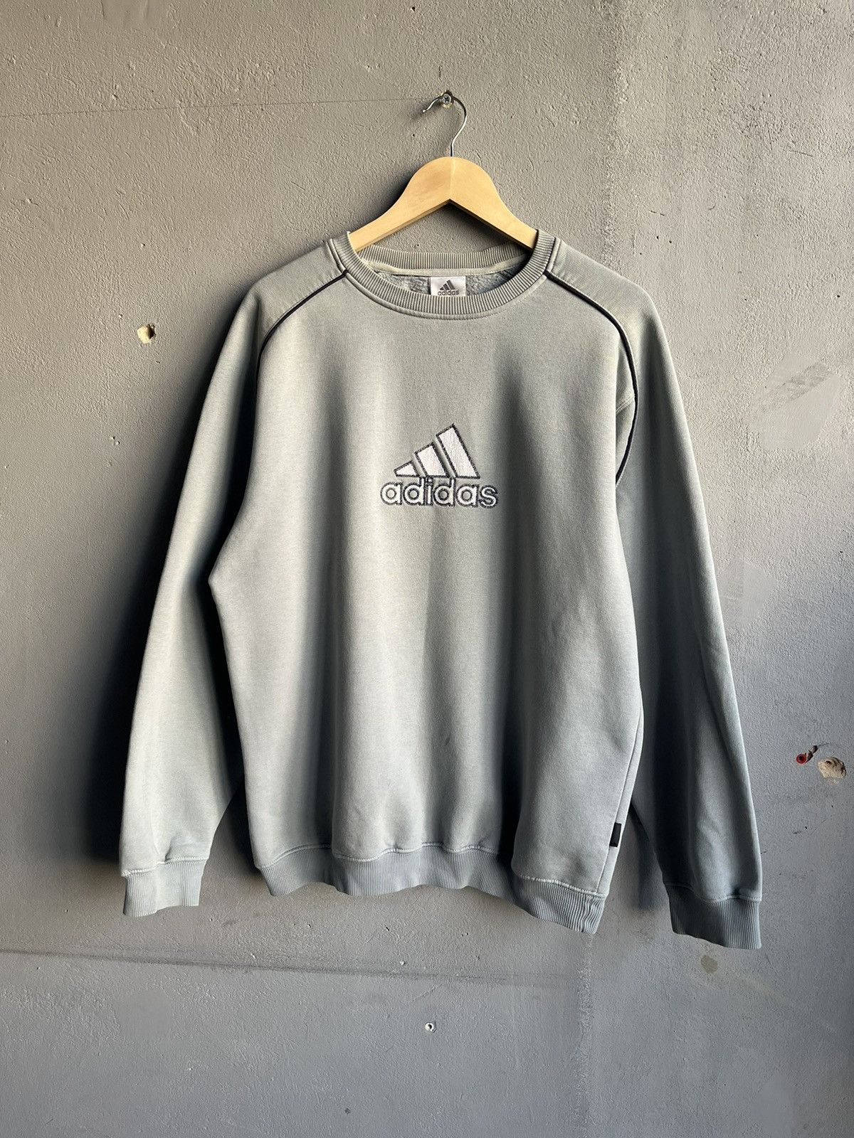 Pre-owned Adidas X Vintage Adidas Embroidered Logo Y2k Hype Sweatshirt In Grey