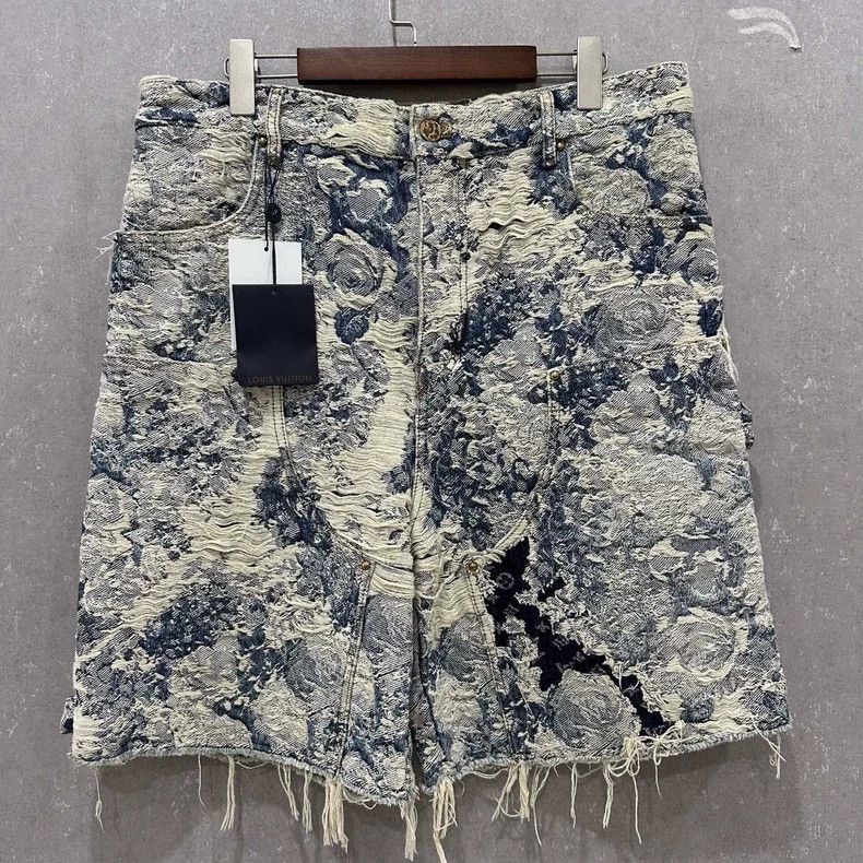 Louis Vuitton Louis Vuitton Erosion and flower destruction shorts Size US 32 / EU 48 - 1 Thumbnail