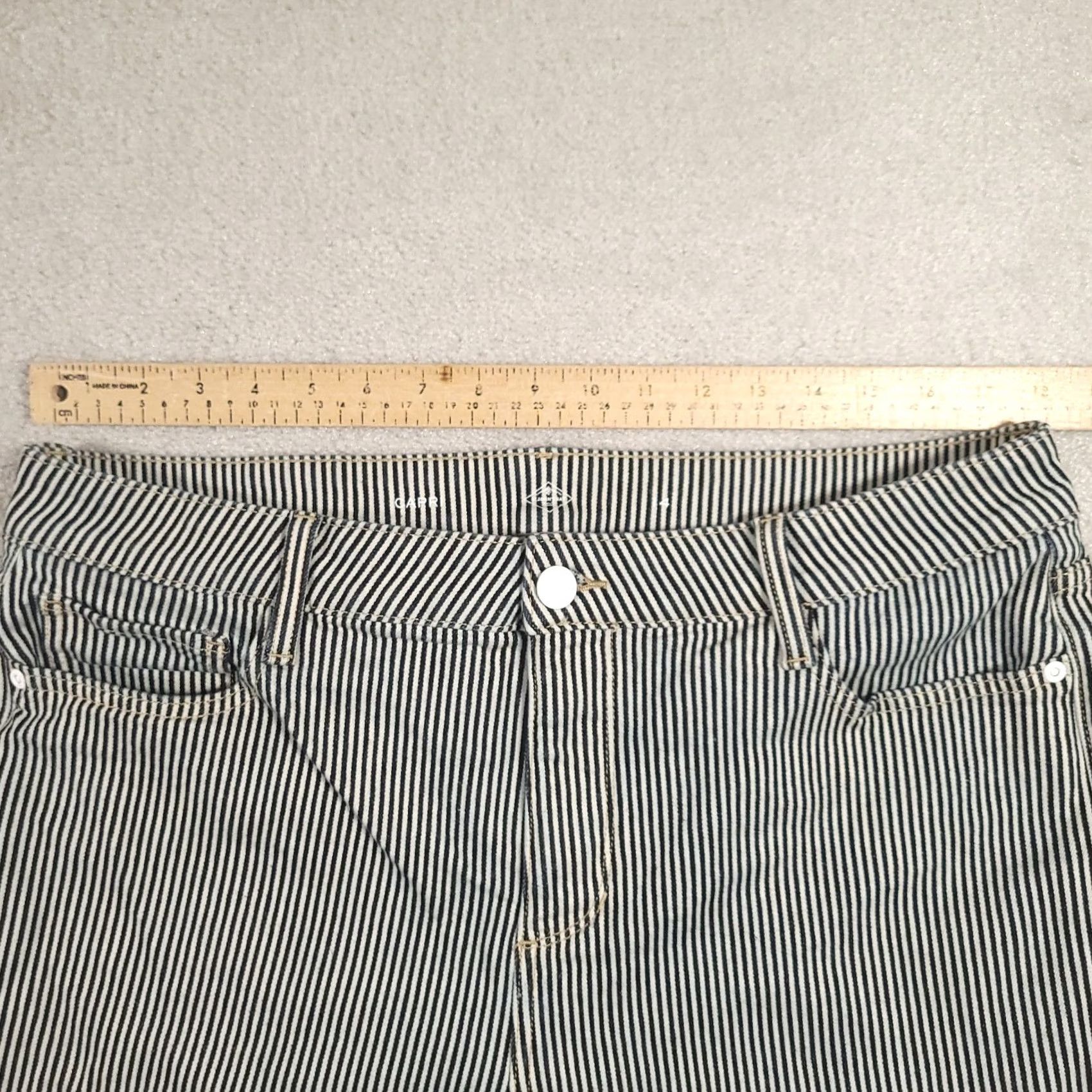 Old Navy St. John's Bay Crop Pants Women’s 4 White Black Pin-Stripe Capri Denim Jeans Shoes? Size 27" / US 4 / IT 40 - 3 Thumbnail