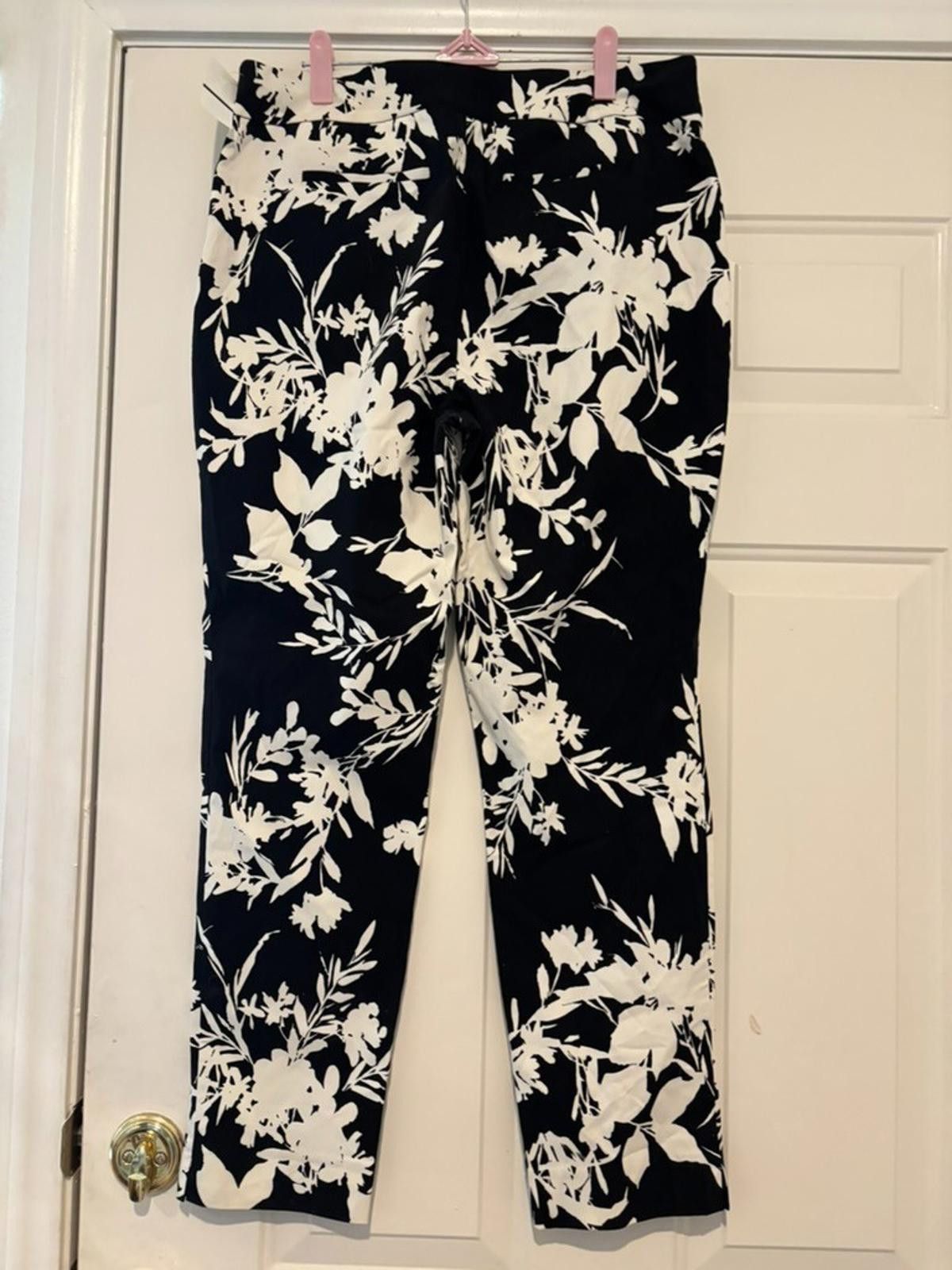 Chicos Womens Chico's black and white floral pants sz 15R #337 Size 40" / US 18 - 2 Thumbnail