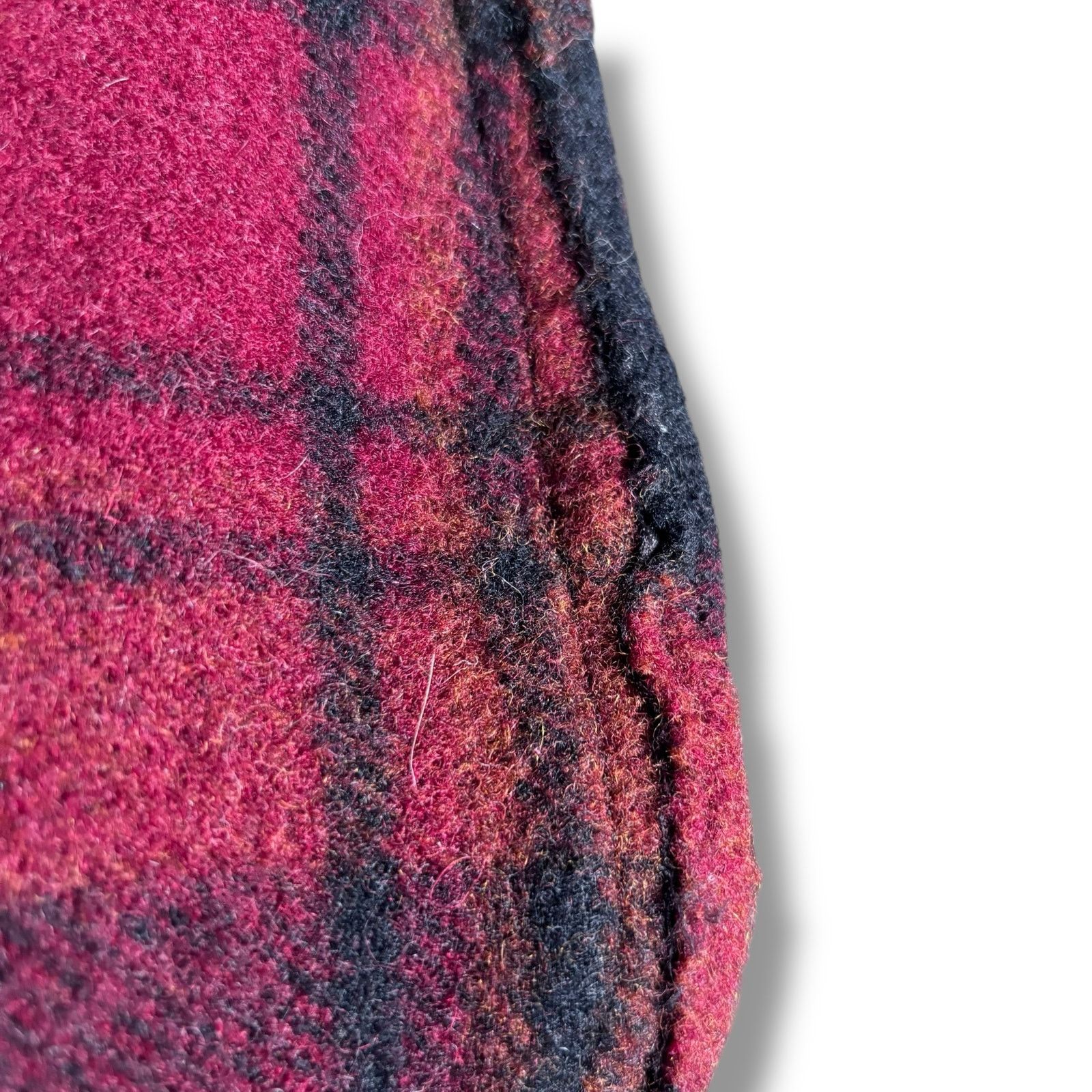 Woolrich Woolen Mills Vintage 90s Woolrich Cropped Red Plaid Jacket Made In USA Size M / US 6-8 / IT 42-44 - 9 Thumbnail