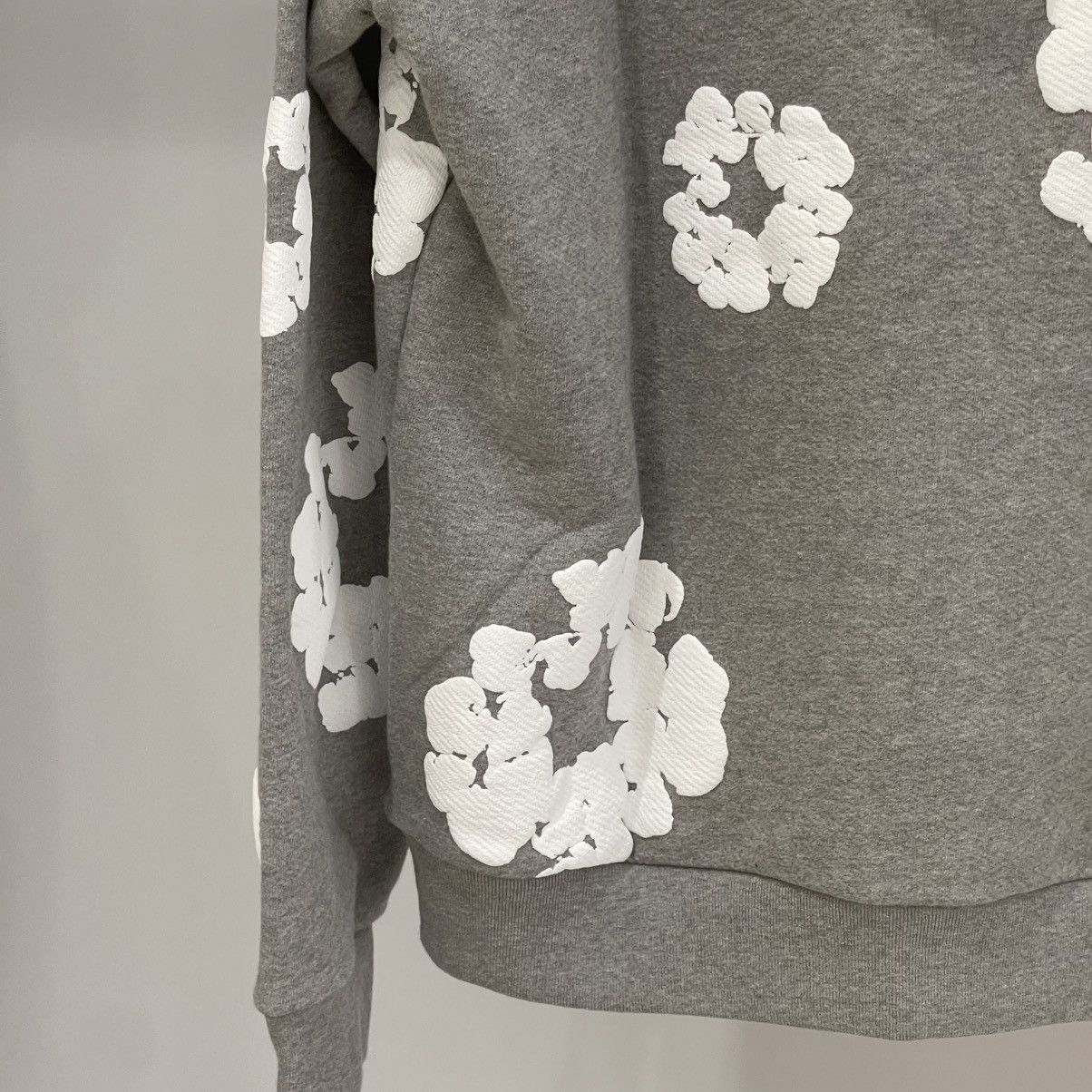 DENIM TEARS Denim Tears The Cotton Wreath Sweatshirt Grey Size US M / EU 48-50 / 2 - 6 Thumbnail