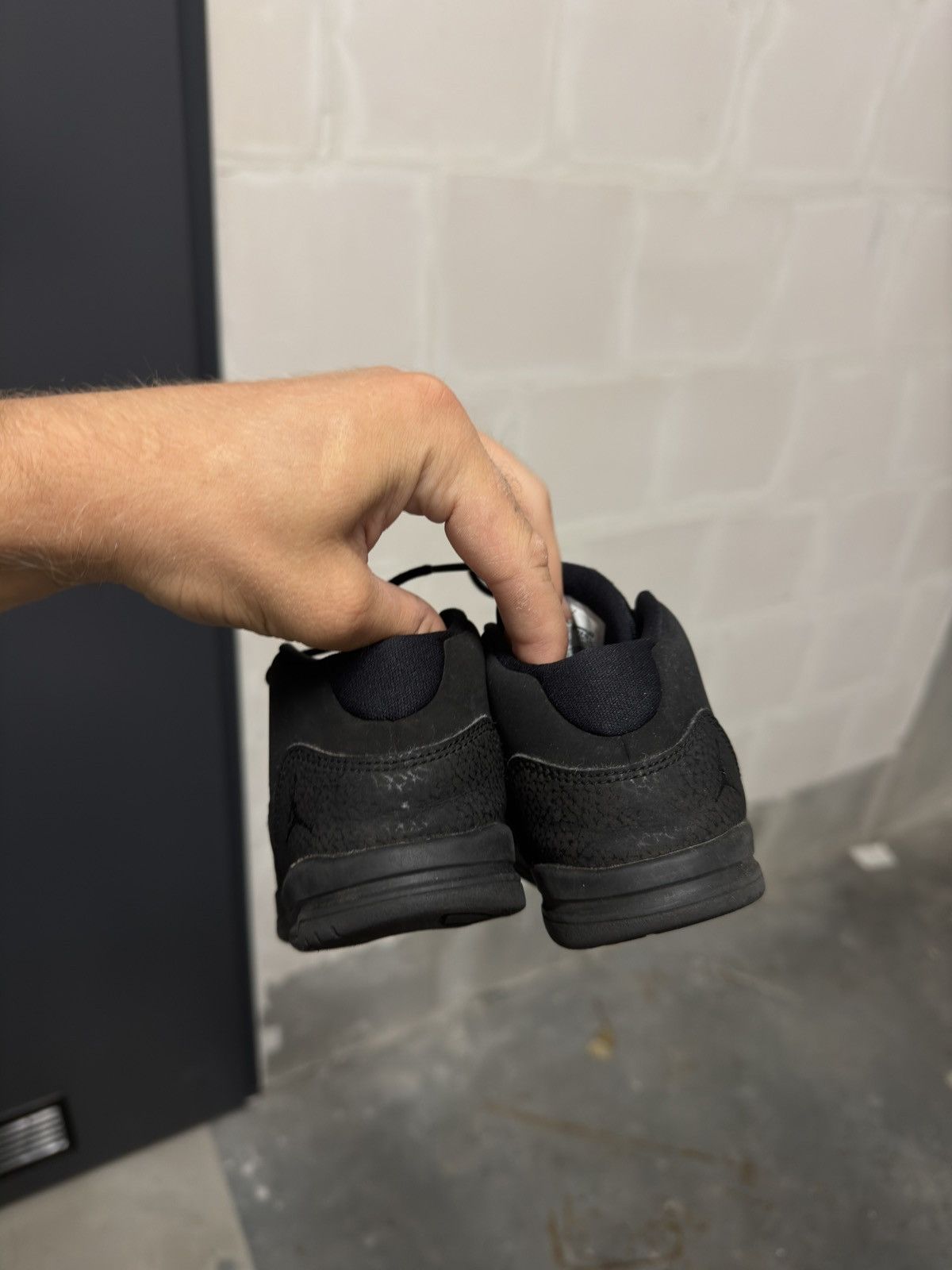 Jordan Brand Nike Jordan Kids black sneakers buty shoes AQ9215-001 Size US 5 / EU 37 - 3 Thumbnail
