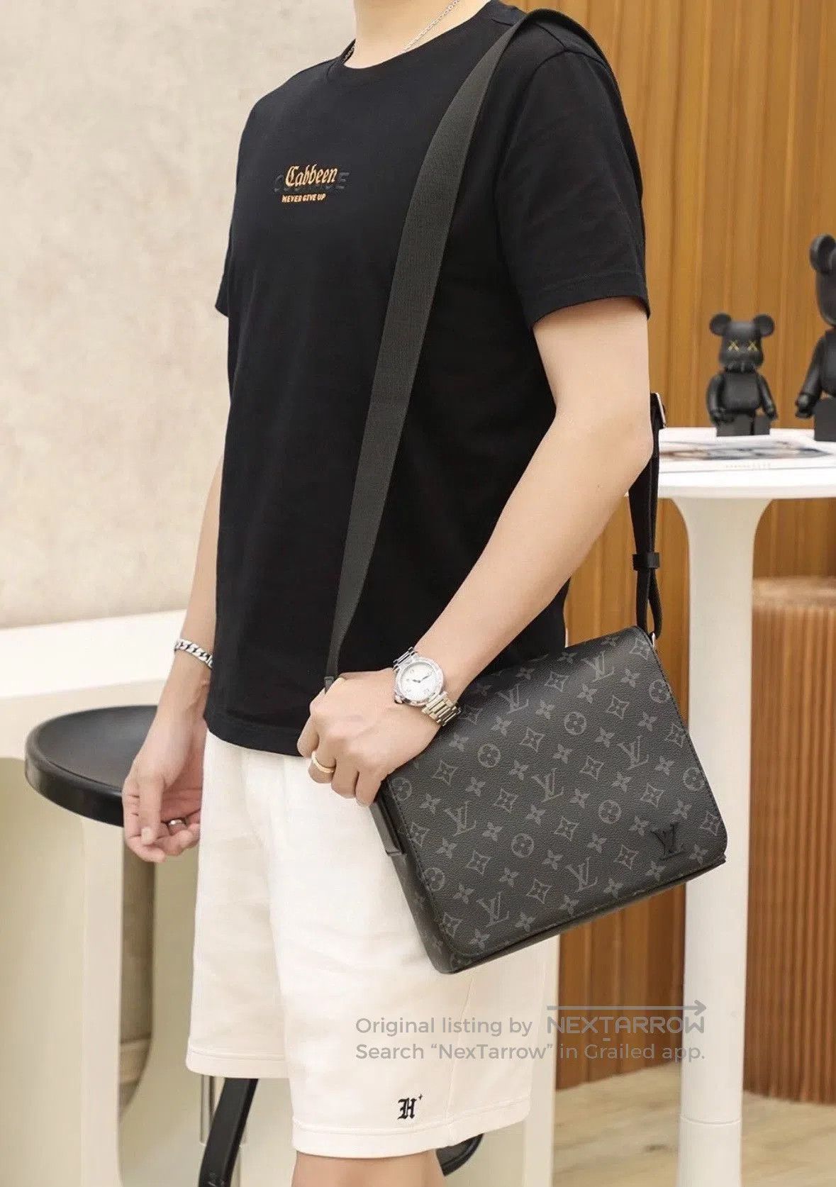 Louis Vuitton LV Black Monogram Crossbody Bag. Size ONE SIZE - 9 Thumbnail