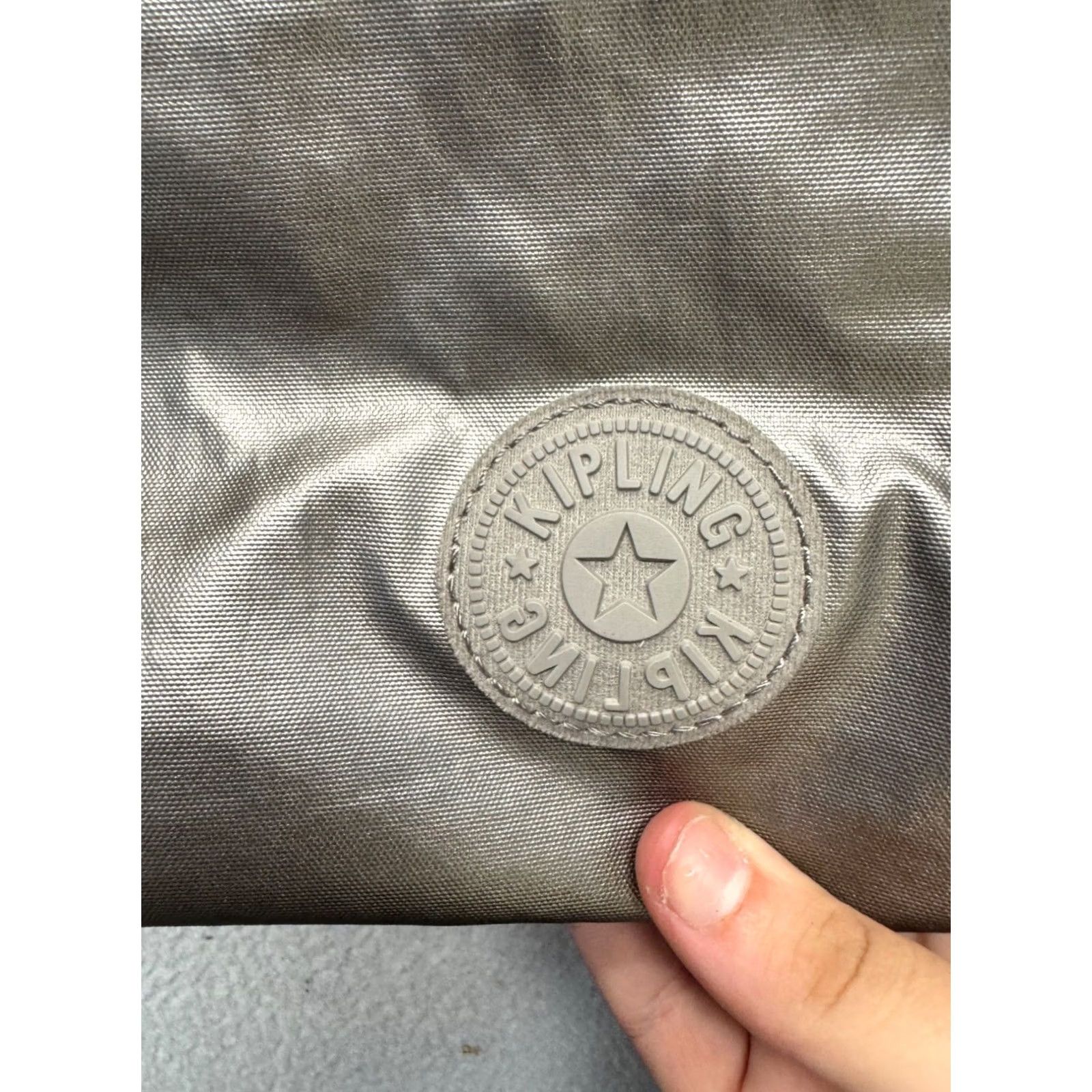 Vintage Kipling Crossbody Bag Metallic Gray Adjustable Zip 9840 Women Medium Nylon Size ONE SIZE - 3 Thumbnail