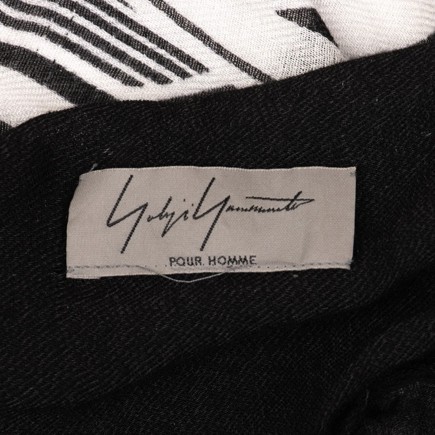 Yohji Yamamoto Yohji Yamamoto Family Crest Print Fringe Scarf Size ONE SIZE - 8 Thumbnail
