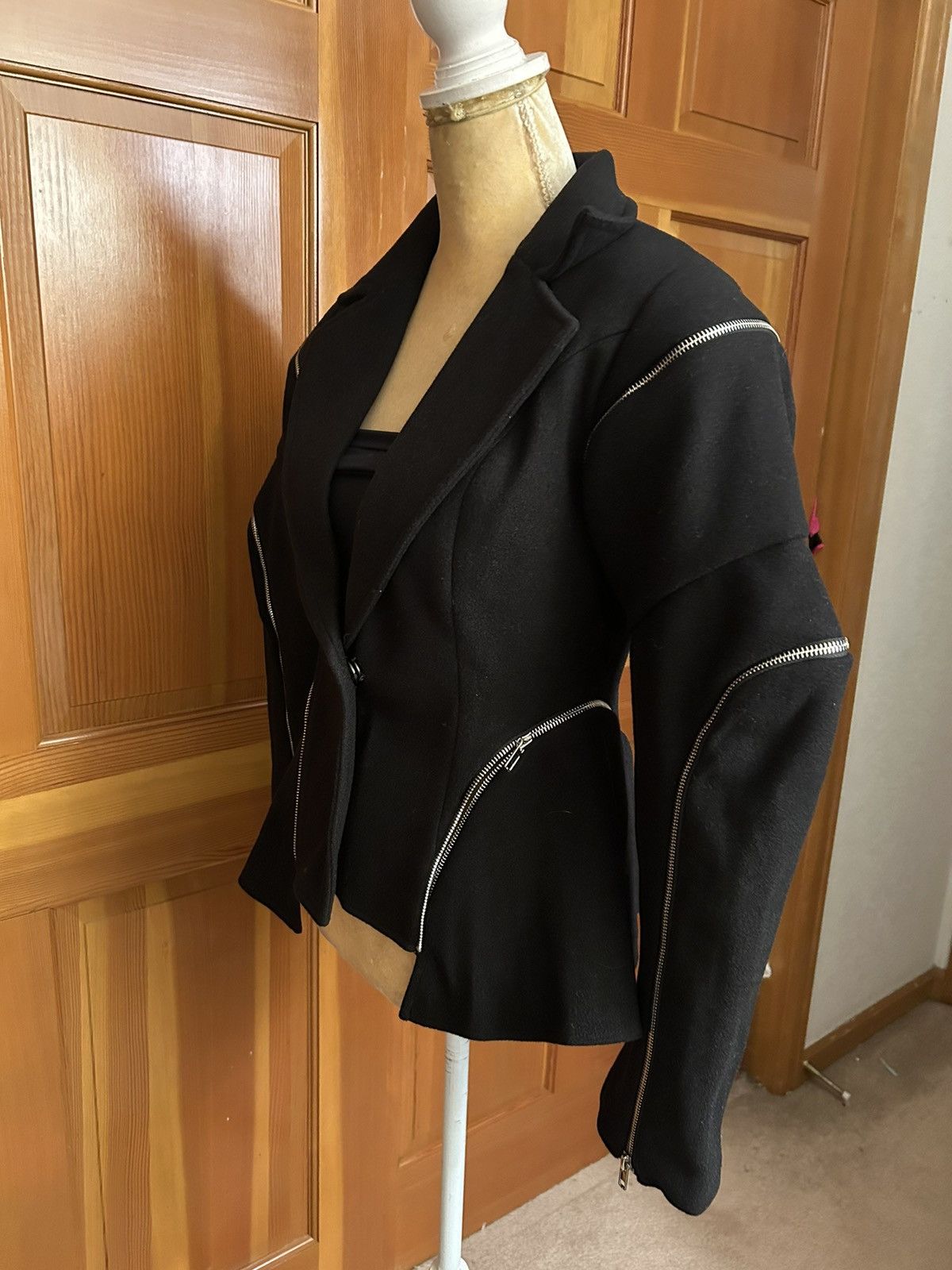 Designer × Other NWT, Lavishly Paris Designer Black Spliced Zipper Jacket. Size M / US 6-8 / IT 42-44 - 7 Thumbnail