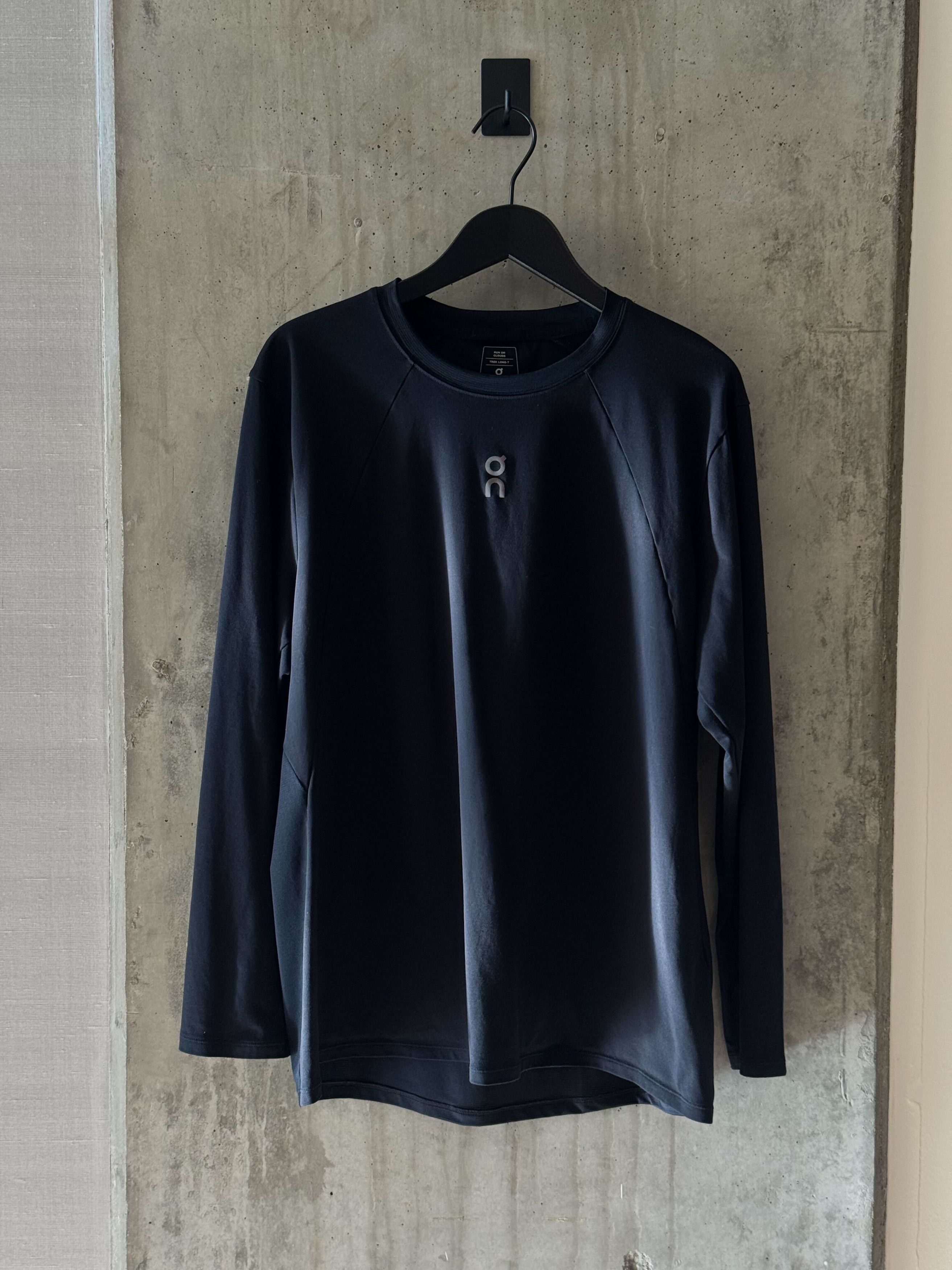 On Black Trek Long-T Size US L / EU 52-54 / 3 - 3 Thumbnail