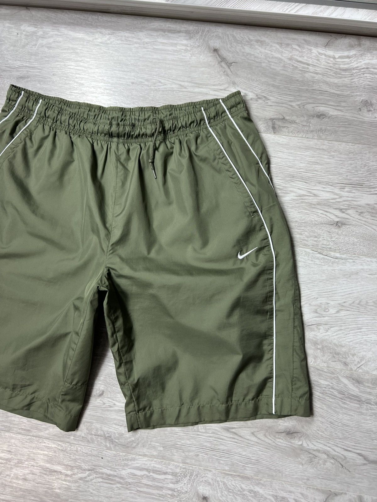 Nike × Vintage Vintage Nike Embroidered Swoosh Logo Nylon Shorts Size L Size US 34 / EU 50 - 4 Thumbnail