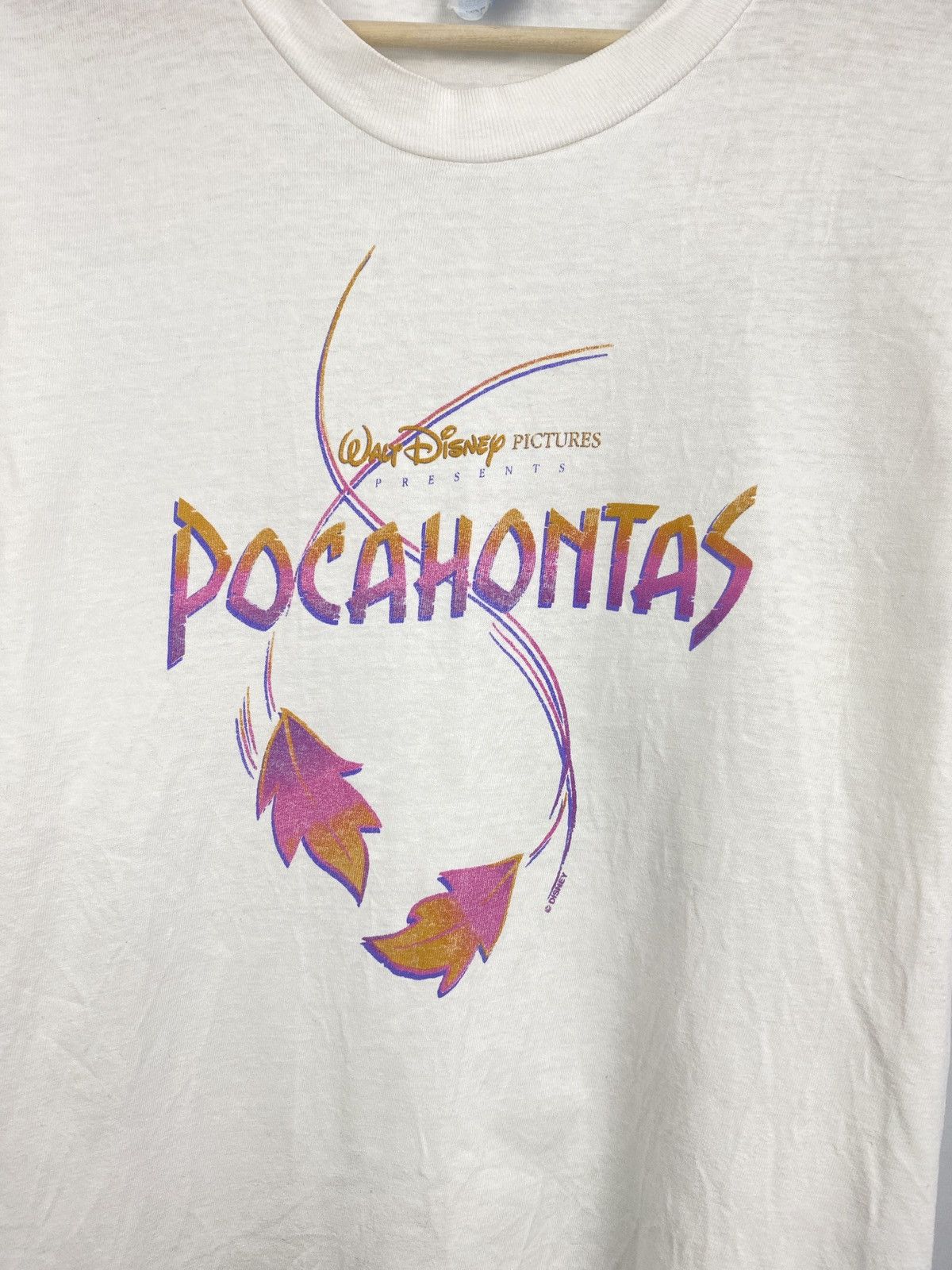 Hanes 🇺🇸 Vintage 90s Pocahontas Walt Disney Pictures Movie T-Shirt Size US L / EU 52-54 / 3 - 4 Thumbnail