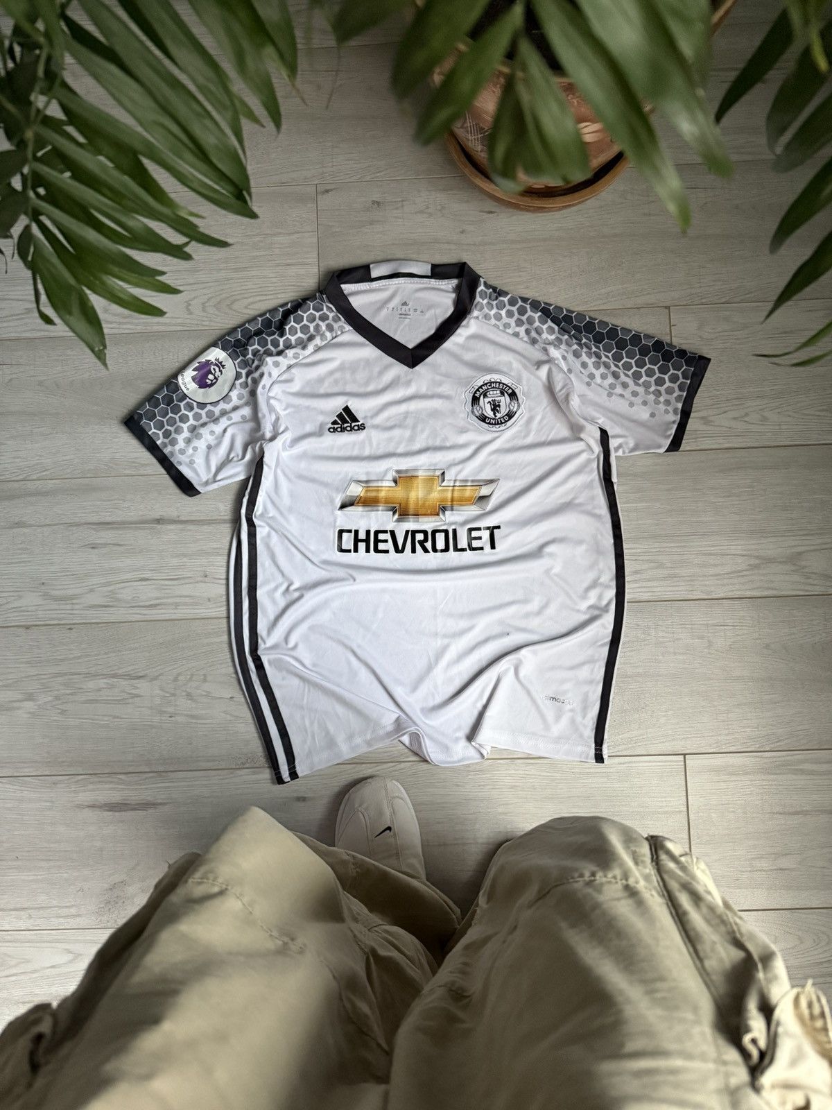 Adidas Vintage Soccer Jersey Manchester United Ibragimovic shirt Size US S / EU 44-46 / 1 - 2 Thumbnail