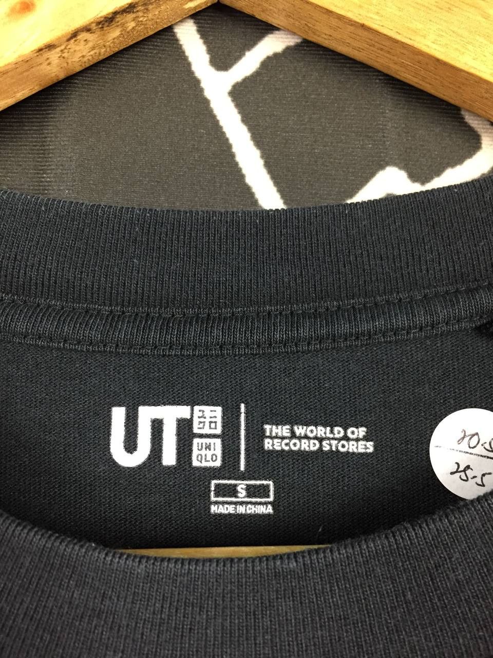 Uniqlo Uniqlo Rough Trade The World of Record Stores Tee Size US S / EU 44-46 / 1 - 6 Thumbnail