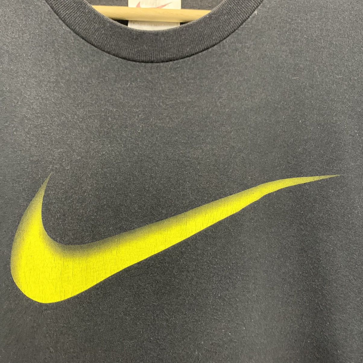 Nike Vintage 90s Nike big swoosh t-shirt Size US M / EU 48-50 / 2 - 4 Thumbnail