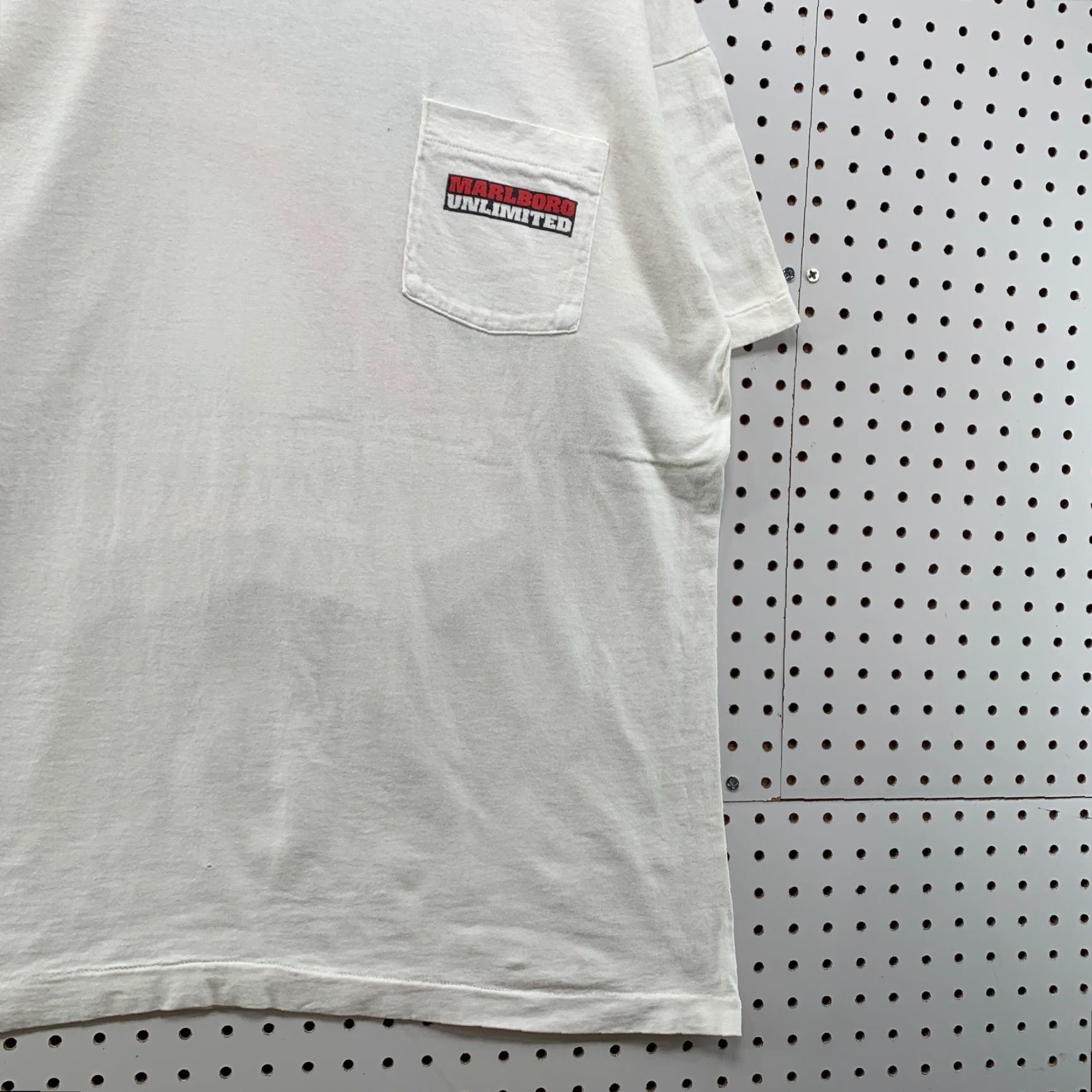Fruit Of The Loom VINTAGE Fruit of the Loom 90s Marlboro Pocket Shirt XL White Short Sleeve Graphic Print Mens Cowboy Beer Size US XL / EU 56 / 4 - 7 Thumbnail