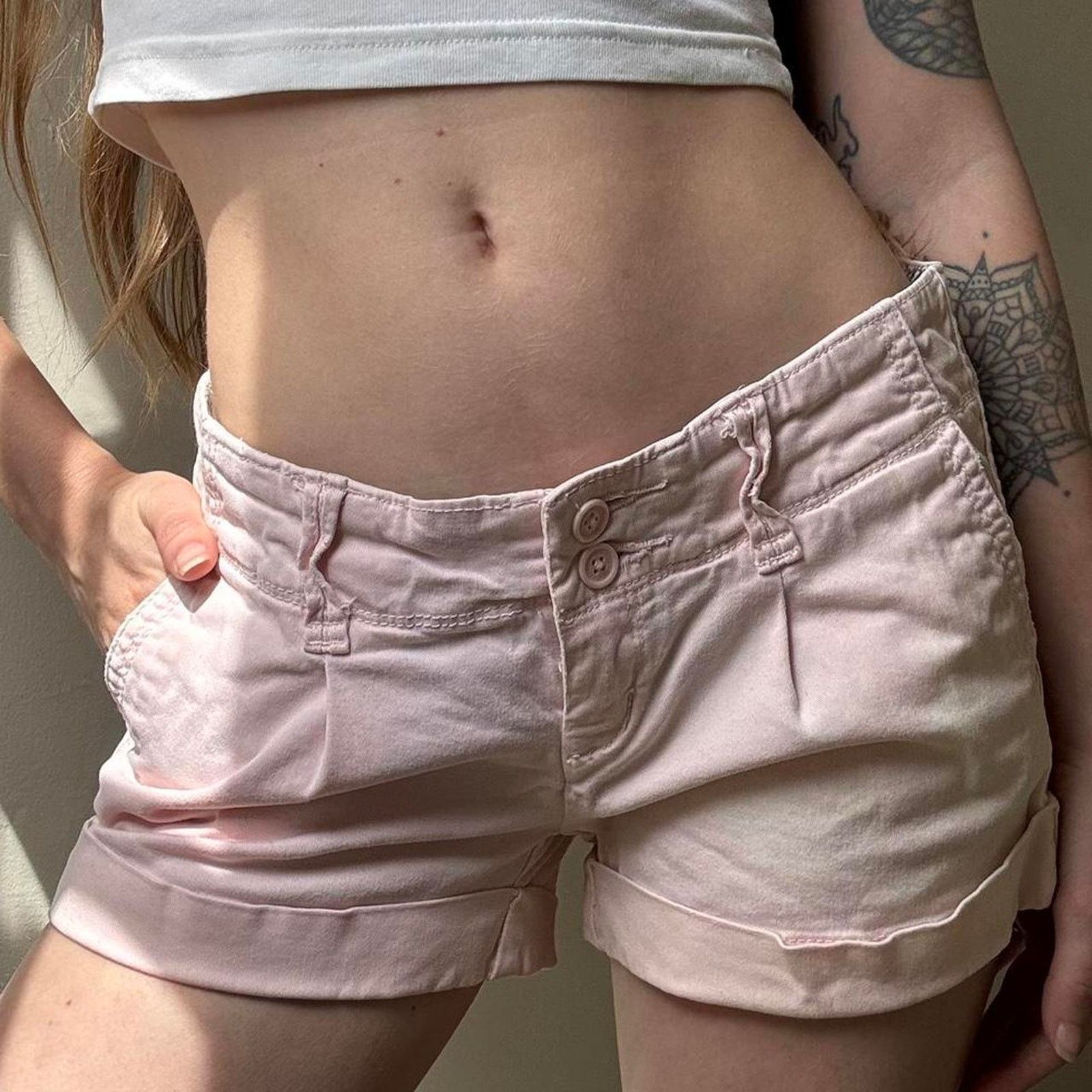 Abercrombie & Fitch Y2K Abercrombie & Fitch Pale Pink Low Rise Pleated Shorts 0 Size 25" / US 0 / IT 36 - 3 Thumbnail