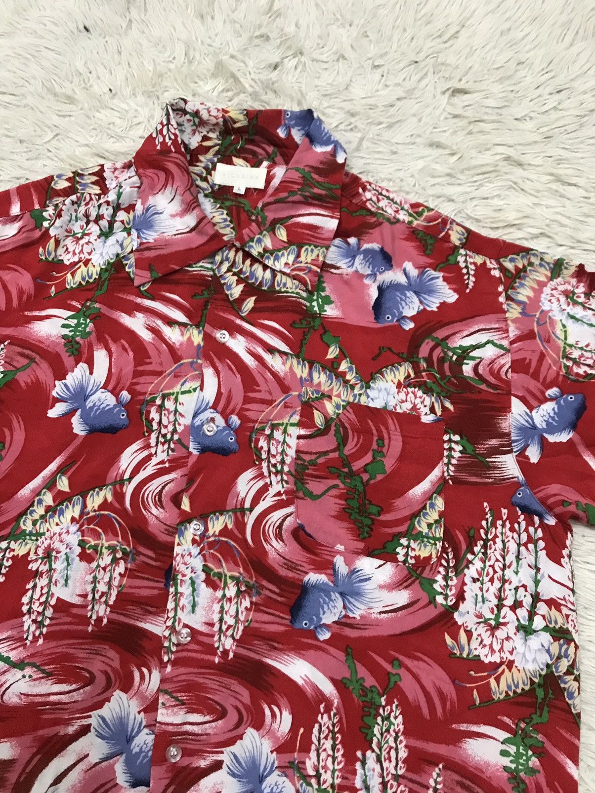 Japanese Brand VINTAGE NICXSIXX GOLD FISH HAWAIIAN RAYON SHIRT BUTTON UP Size US M / EU 48-50 / 2 - 9 Thumbnail