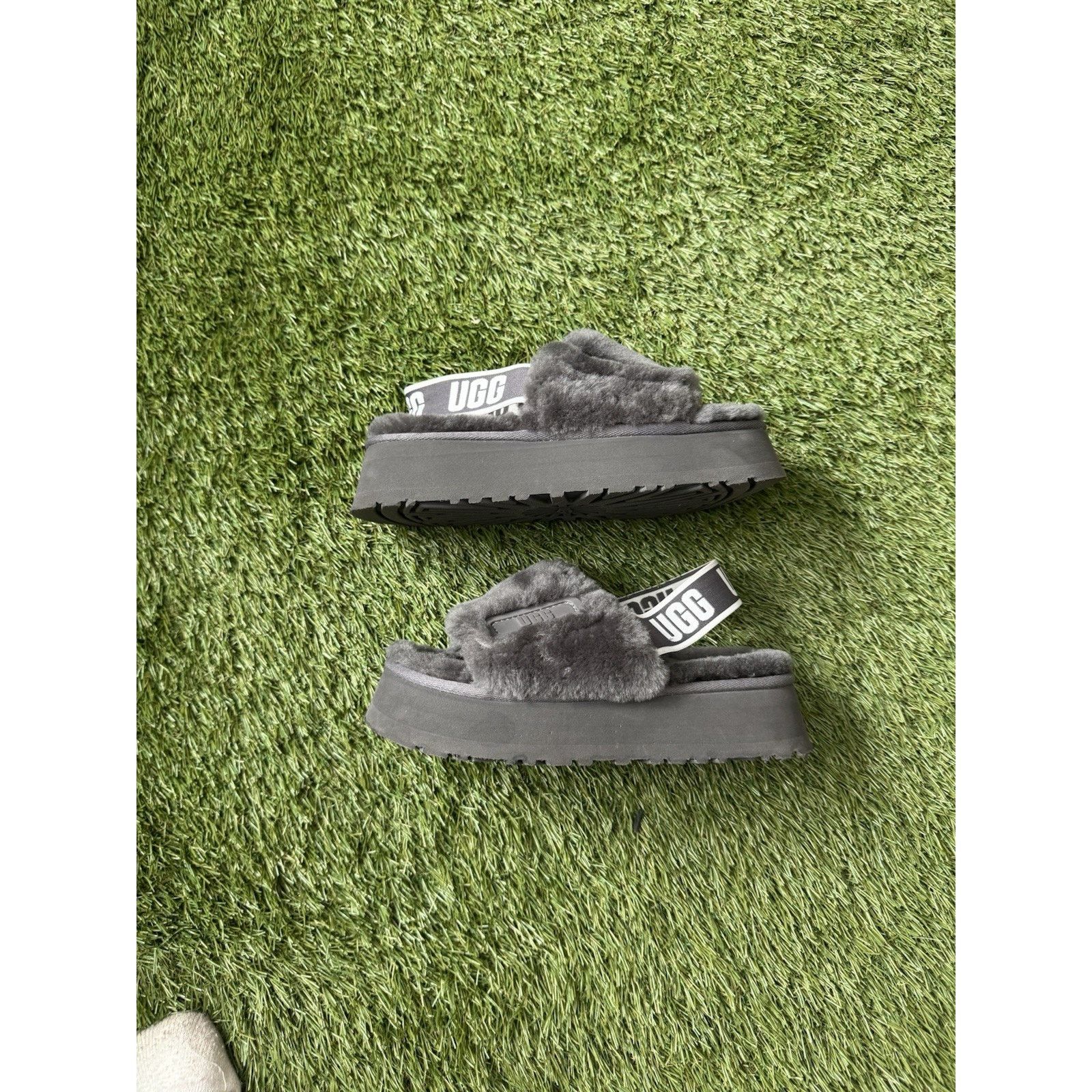 Ugg UGG Australia Women’s Disco Slide Slipper Grey Ash US 5Women Size US 5 / IT 35 - 1 Thumbnail
