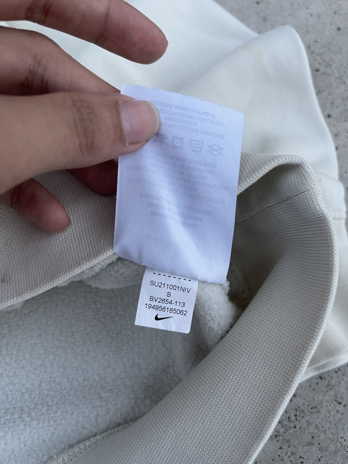 Nike × Vintage Vintage Nike Small Swoosh Cream Pullover Hoodie Size US L / EU 52-54 / 3 - 12 Thumbnail