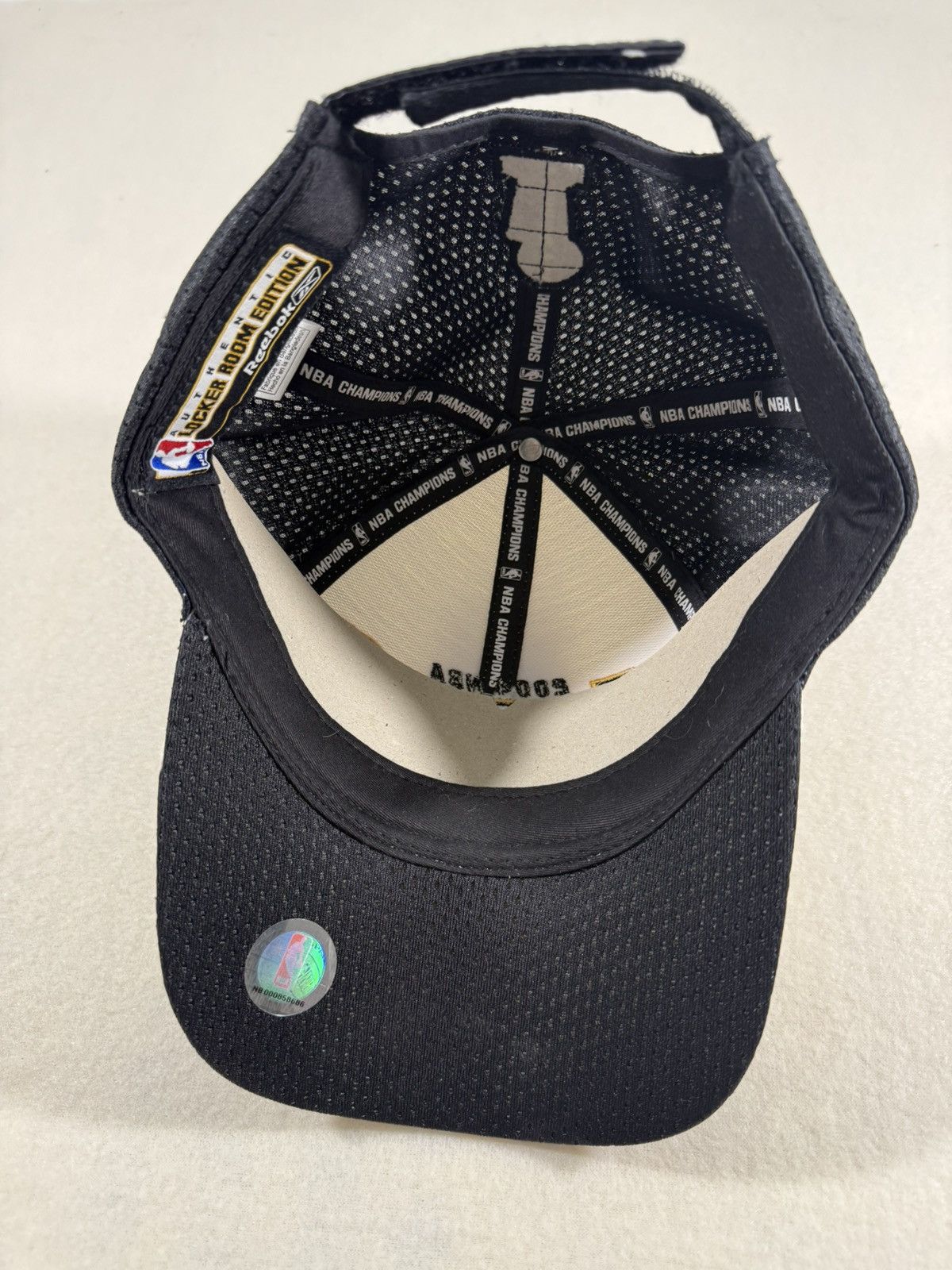 Reebok ‘04 Detroit Pistons Champions Reebok Locker Room Edition Size ONE SIZE - 5 Thumbnail