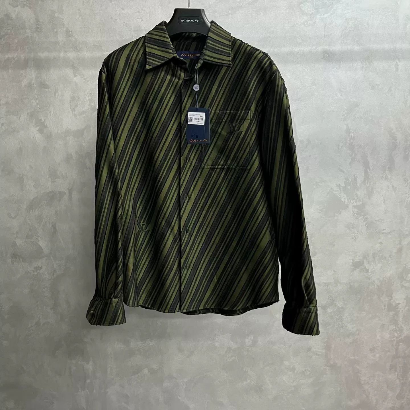 Louis Vuitton Louis Vuitton Striped Green Shirt m Men Size US M / EU 48-50 / 2 - 1 Thumbnail