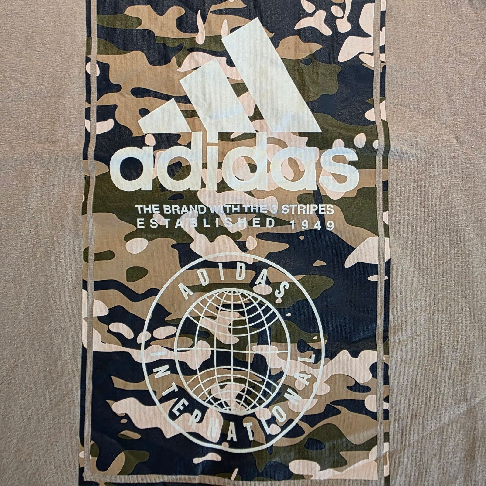Adidas Adidas Camo Logo T Shirt Large Tan Graphic Streetwear Size US M / EU 48-50 / 2 - 4 Thumbnail