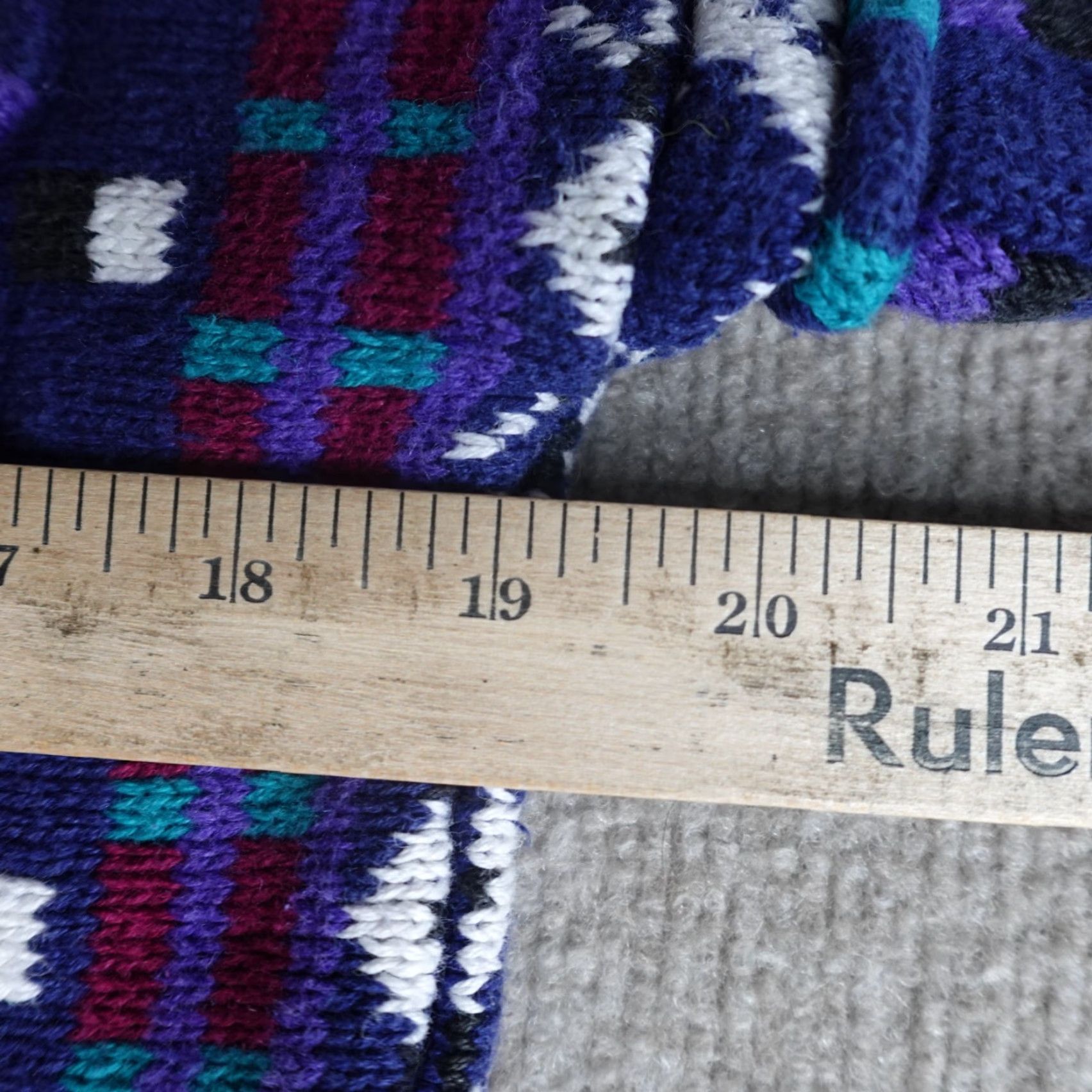 Van Heusen VINTAGE Van Heusen Sweater Geometric 3D Small Blue Men Crew Neck Pullover Knit Size US S / EU 44-46 / 1 - 2 Thumbnail