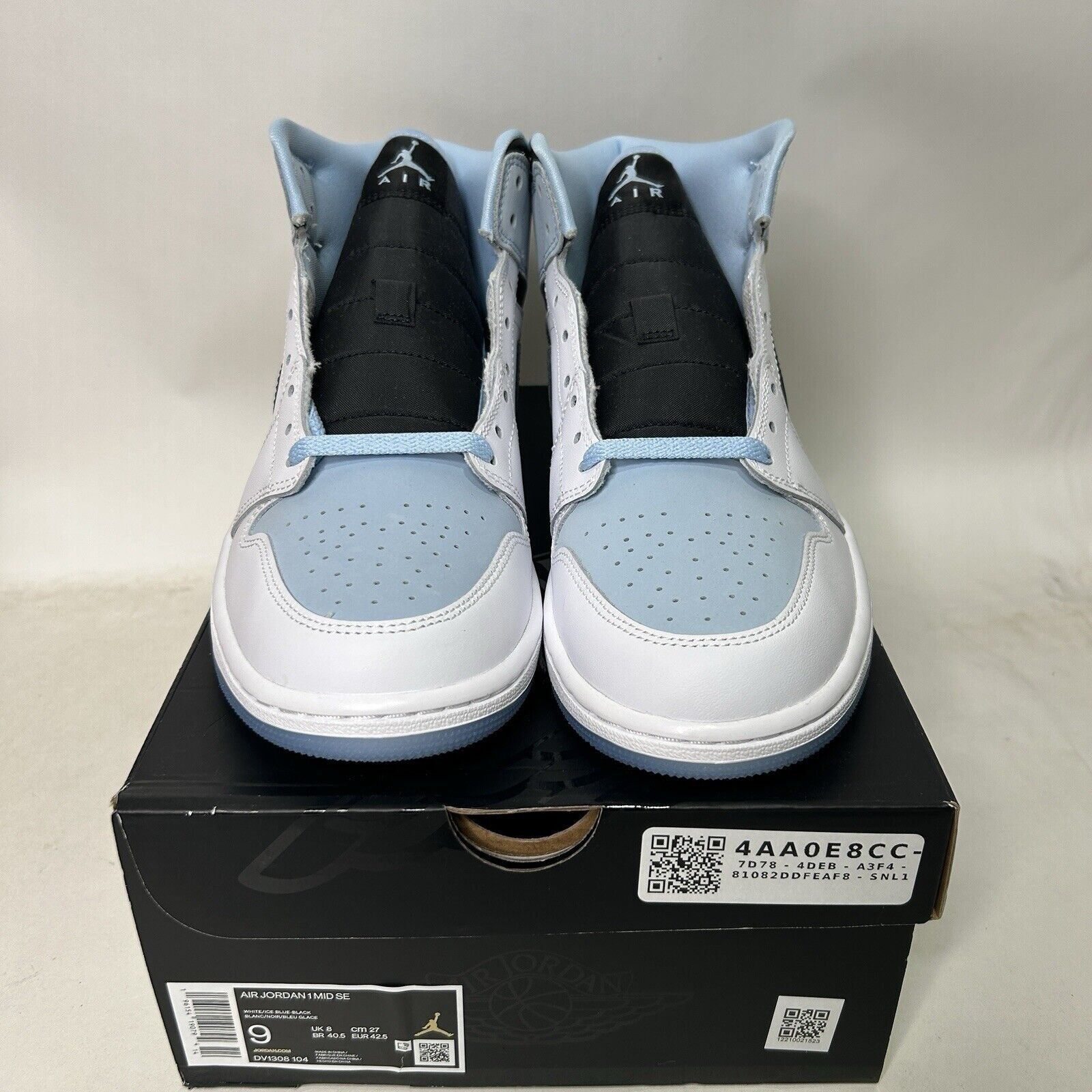 Jordan Brand Nike Air Jordan 1 Mid SE “UNC/Ice Blue” 2024 Size US 9 / EU 42 - 2 Thumbnail