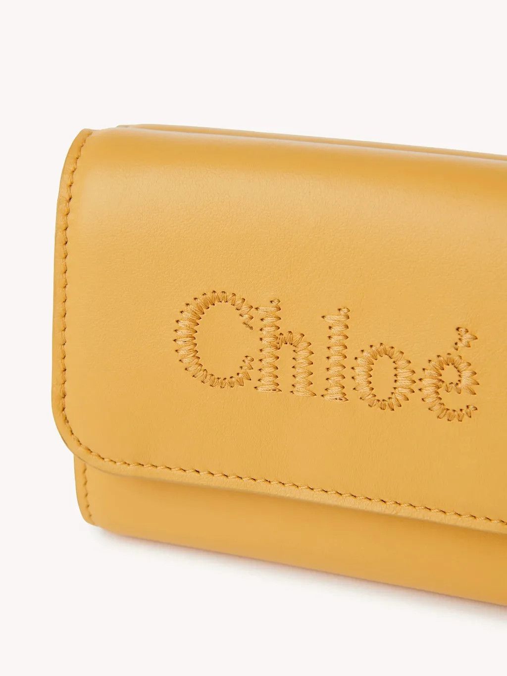 Chloe o1loc1c0425 CHC23 Size: OS / Sense Small Trifold Wallet Size ONE SIZE - 4 Thumbnail