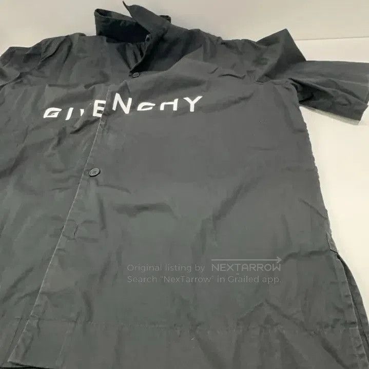 Givenchy Givenchy SS23 Logo Print Short Sleeve Shirt. Size US XS / EU 42 / 0 - 3 Thumbnail