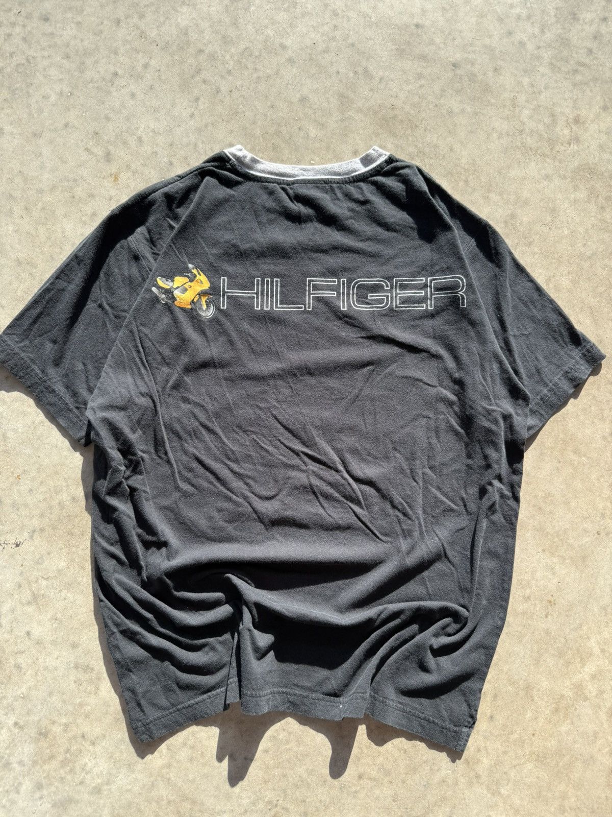 Tommy Hilfiger × Vintage Crazy Vintage 90s Tommy Hilfilger Motorcyle Grail Tee Size US L / EU 52-54 / 3 - 1 Thumbnail